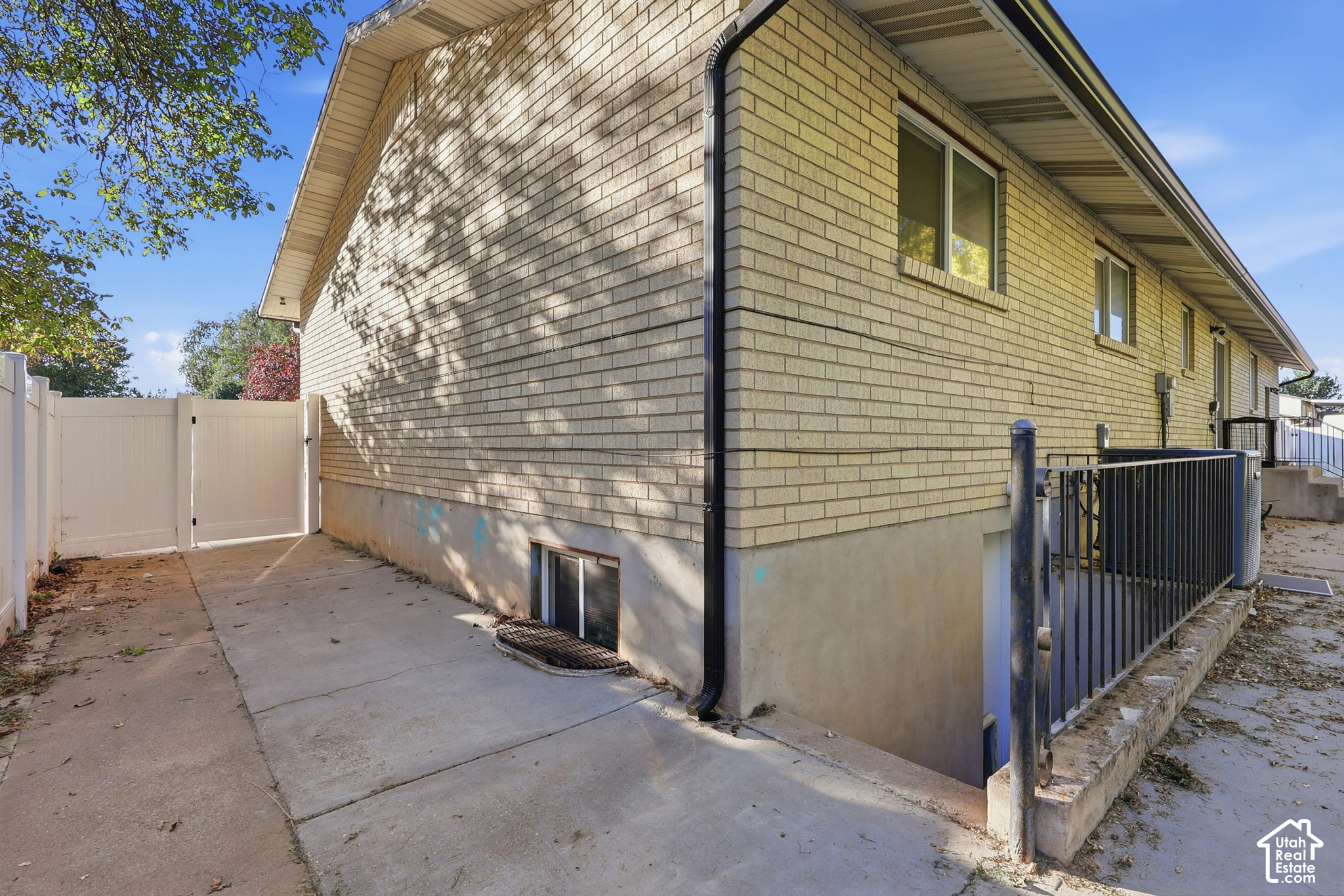 main property photo 22