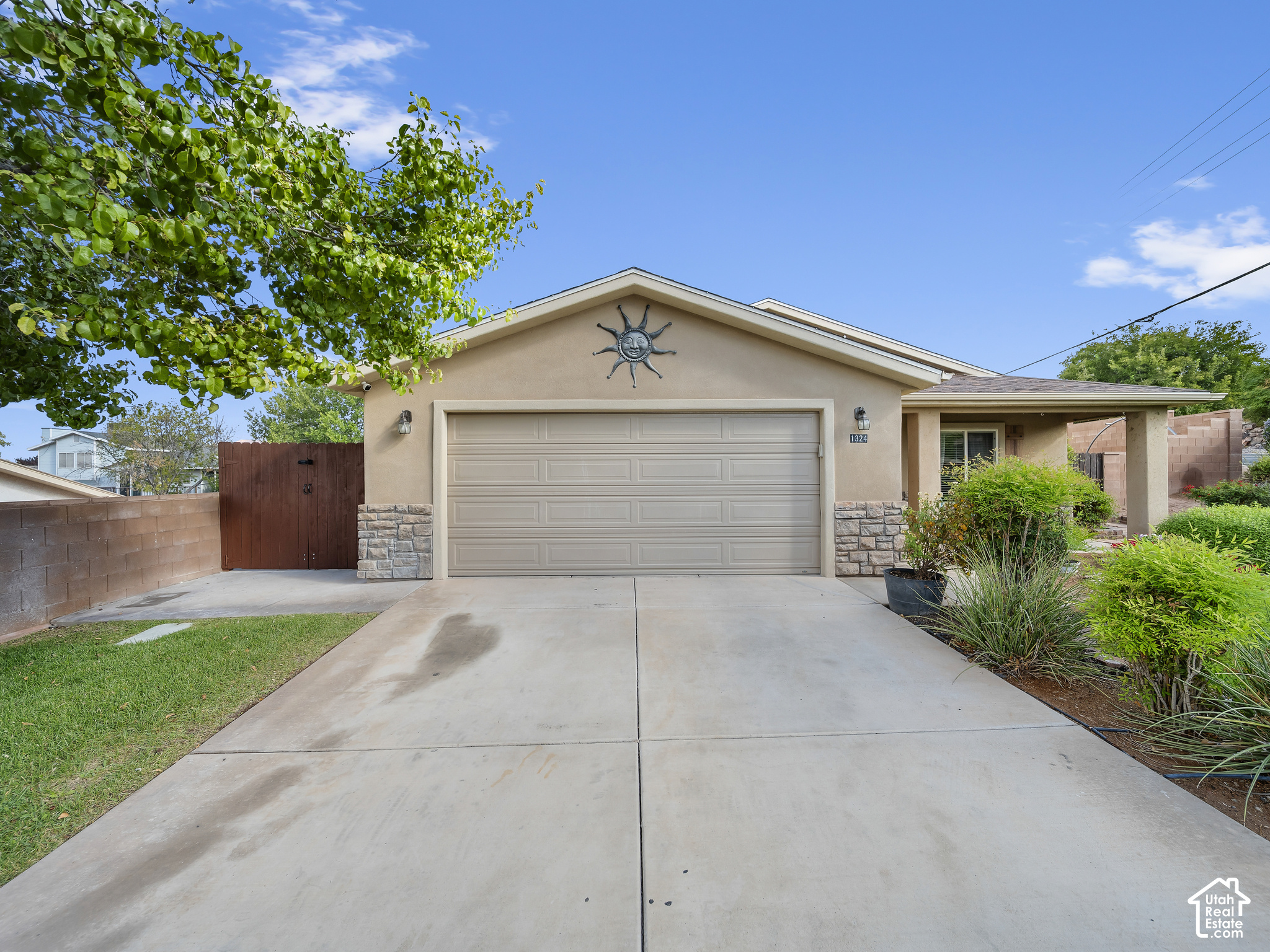main property photo 19