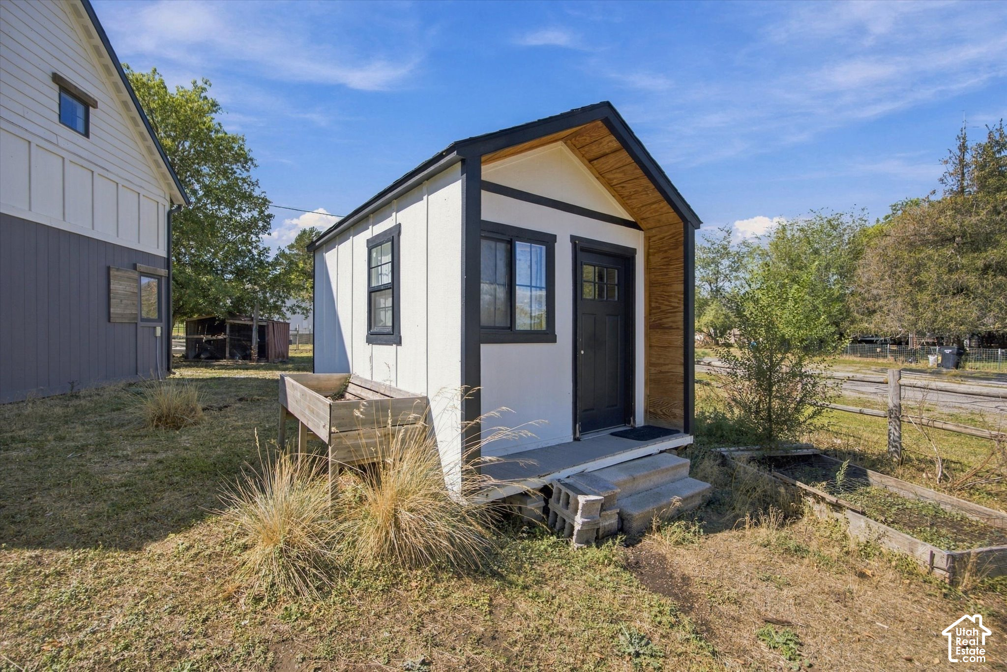 main property photo 30