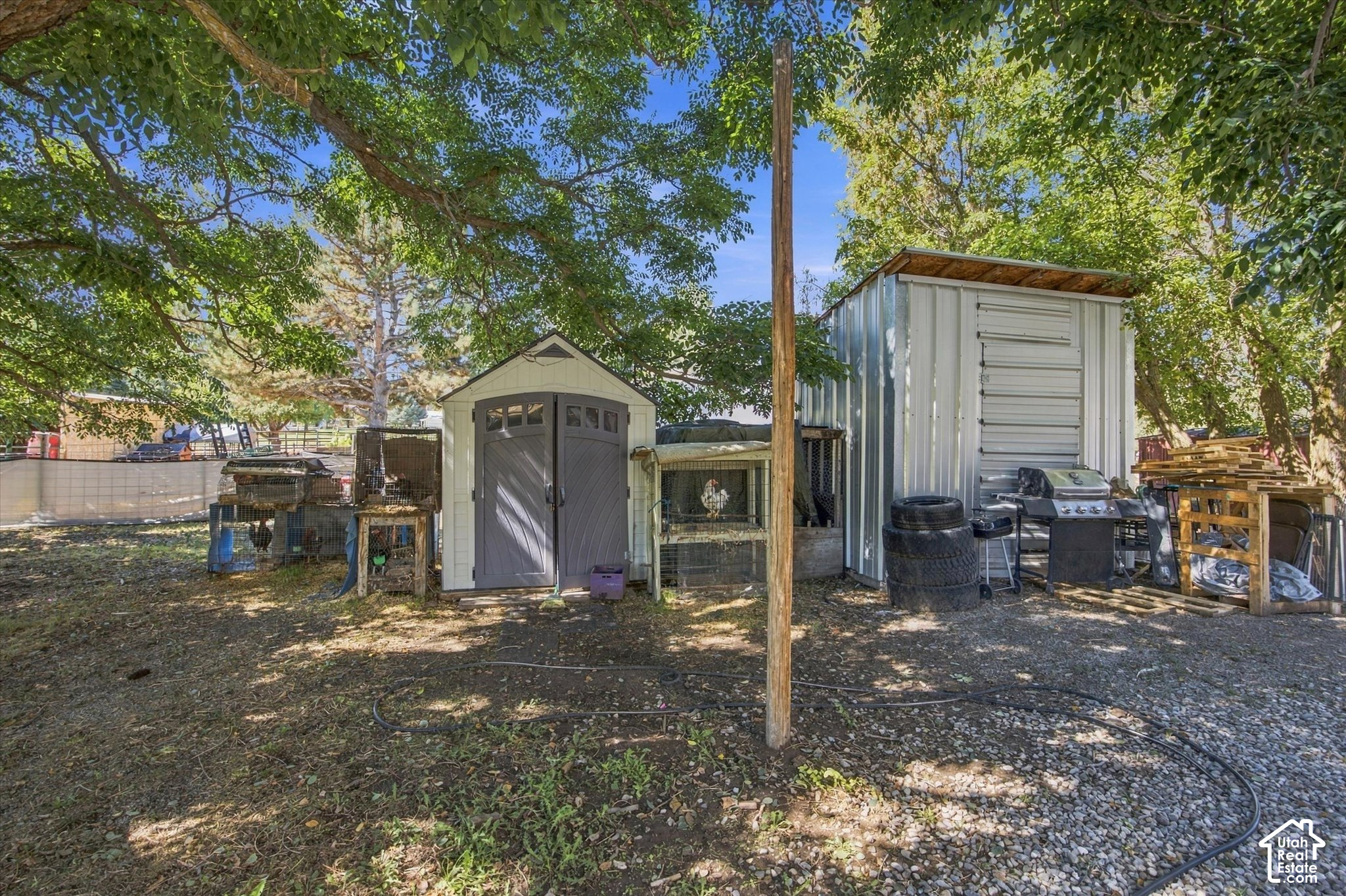 main property photo 33