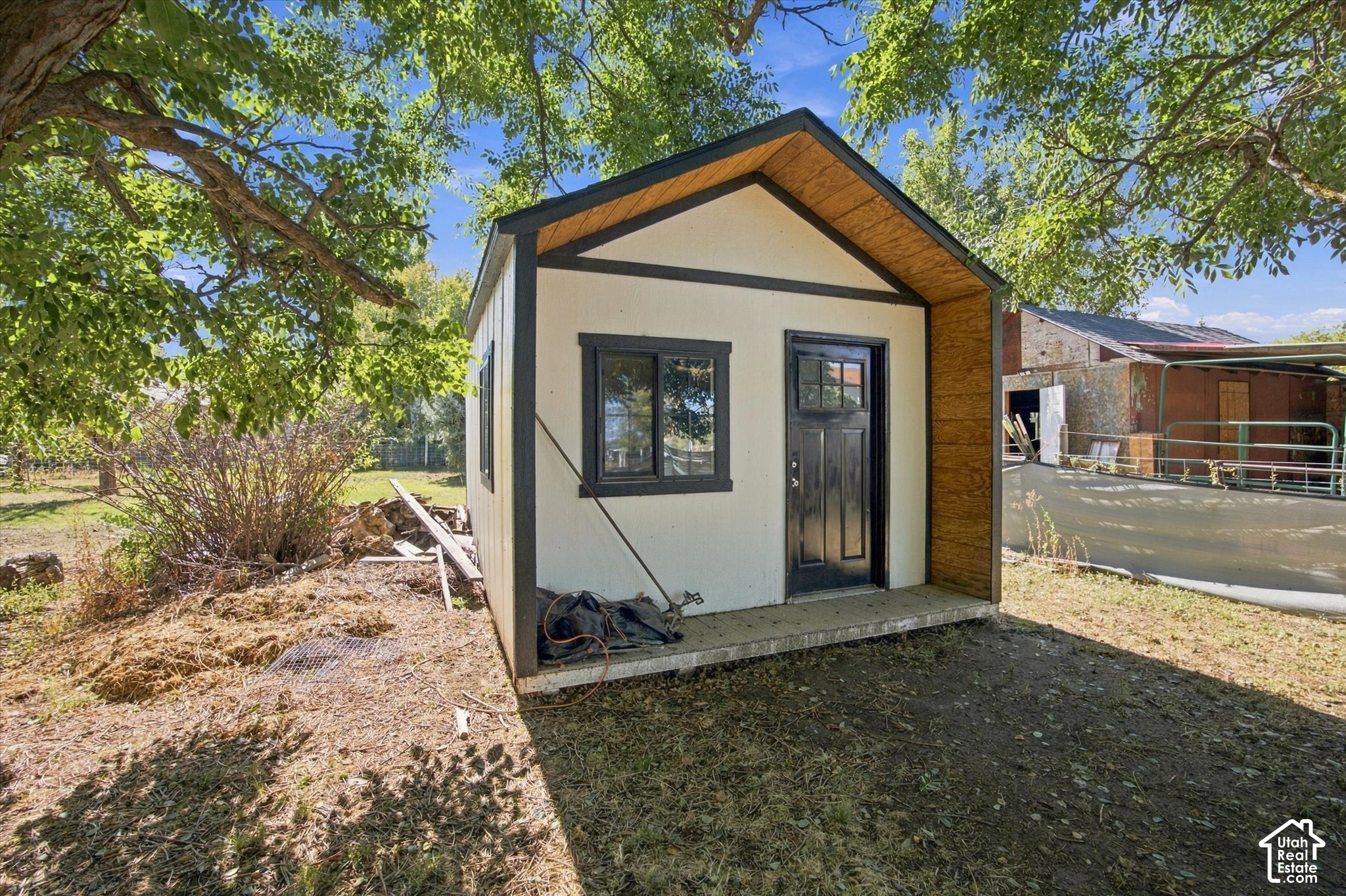 main property photo 35