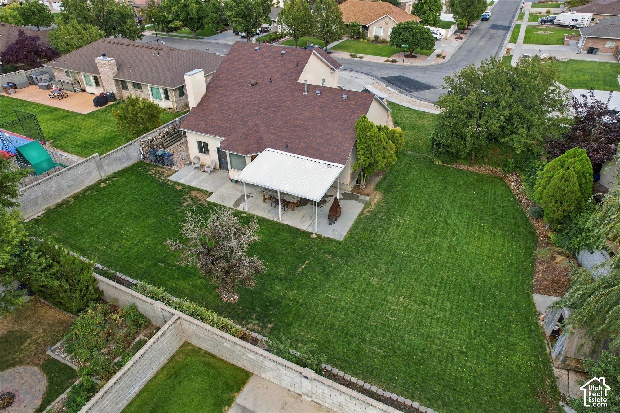 main property photo 32