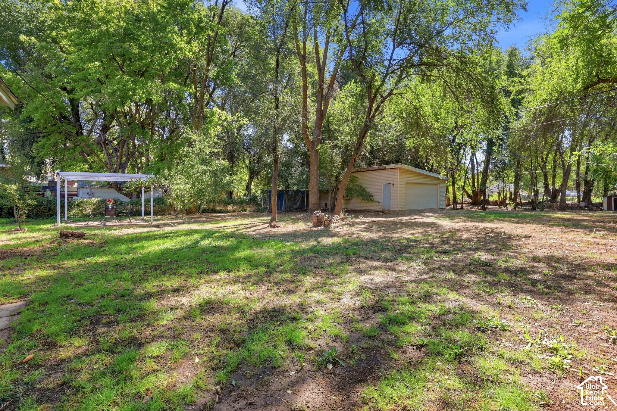 main property photo 32