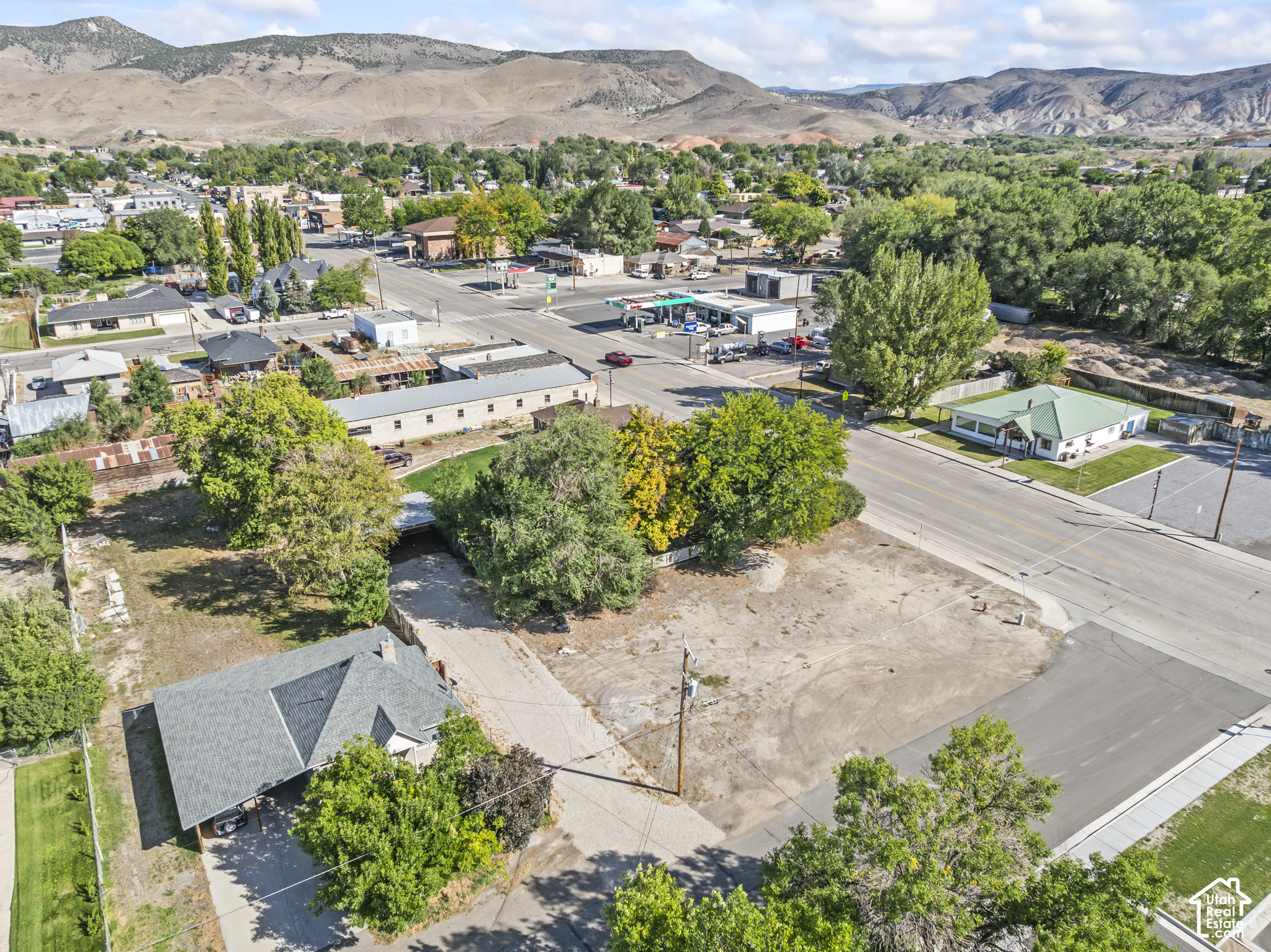 main property photo 34