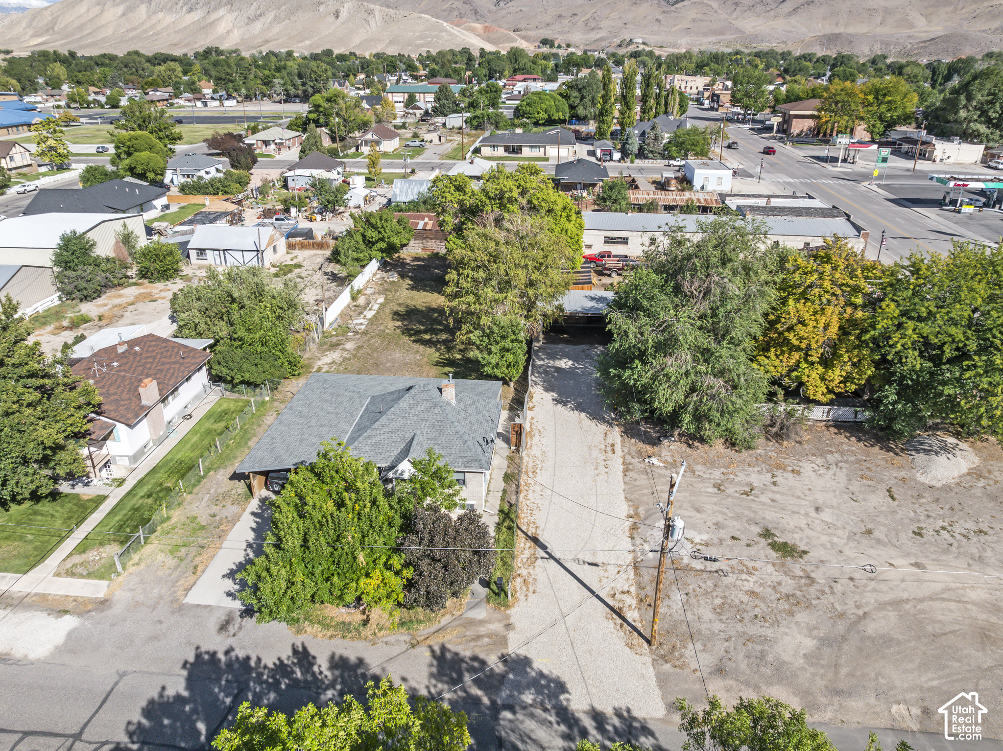 main property photo 35