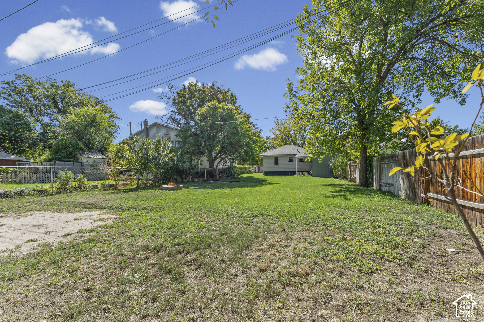 main property photo 30