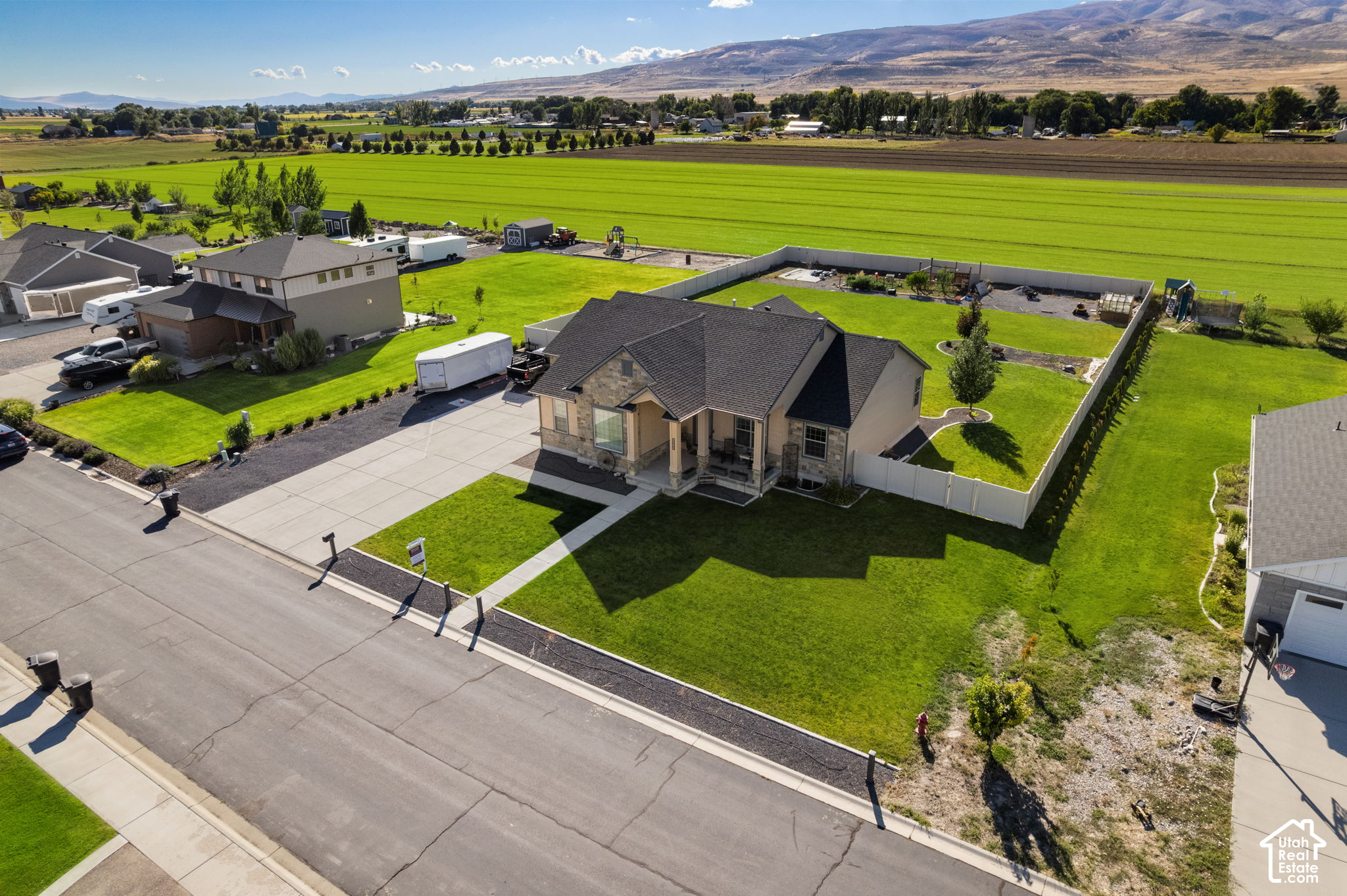 main property photo 60