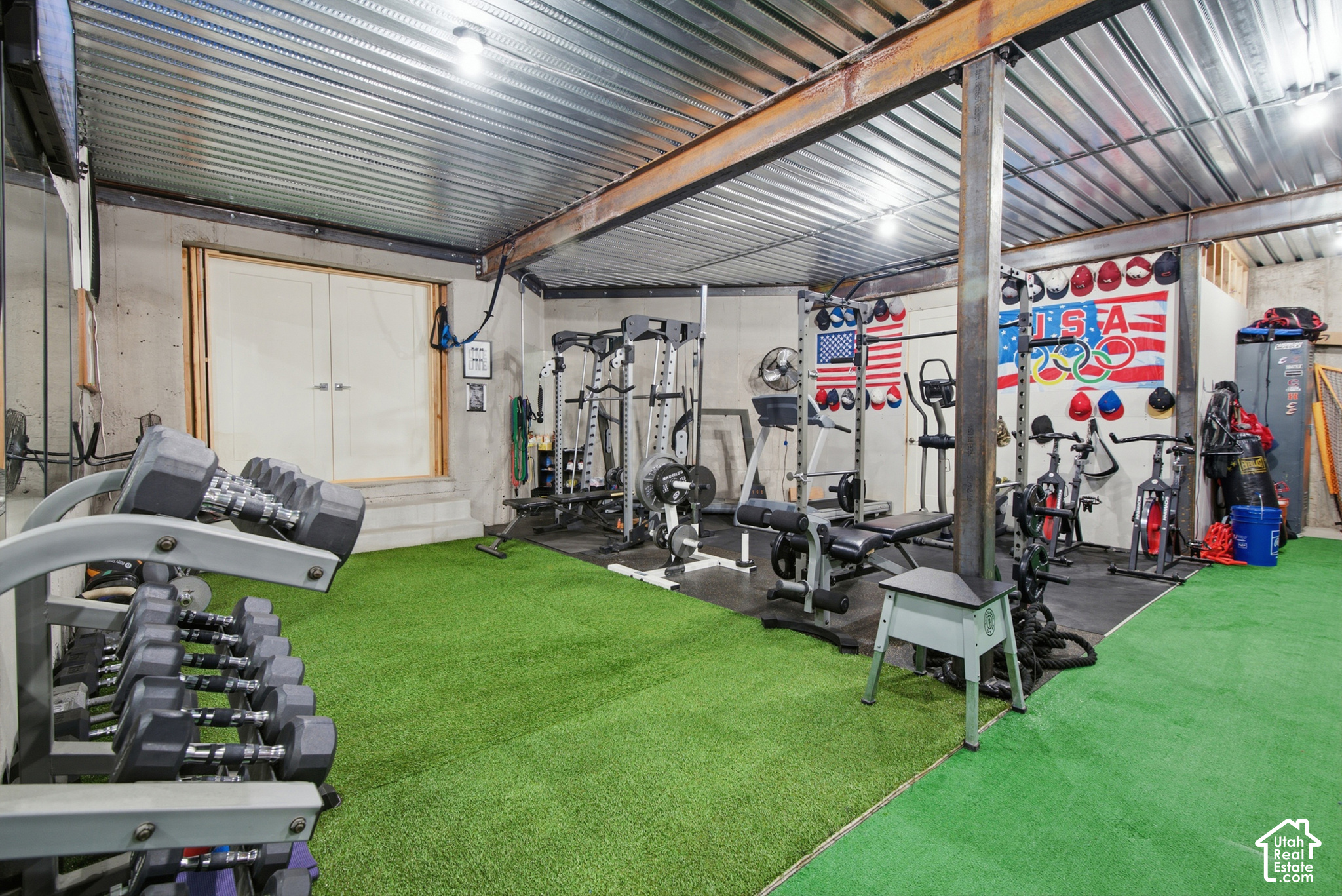 main property photo 37