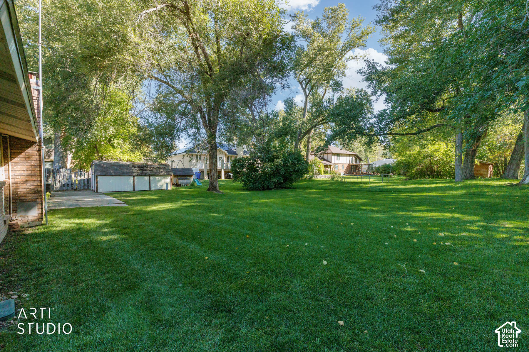 main property photo 25