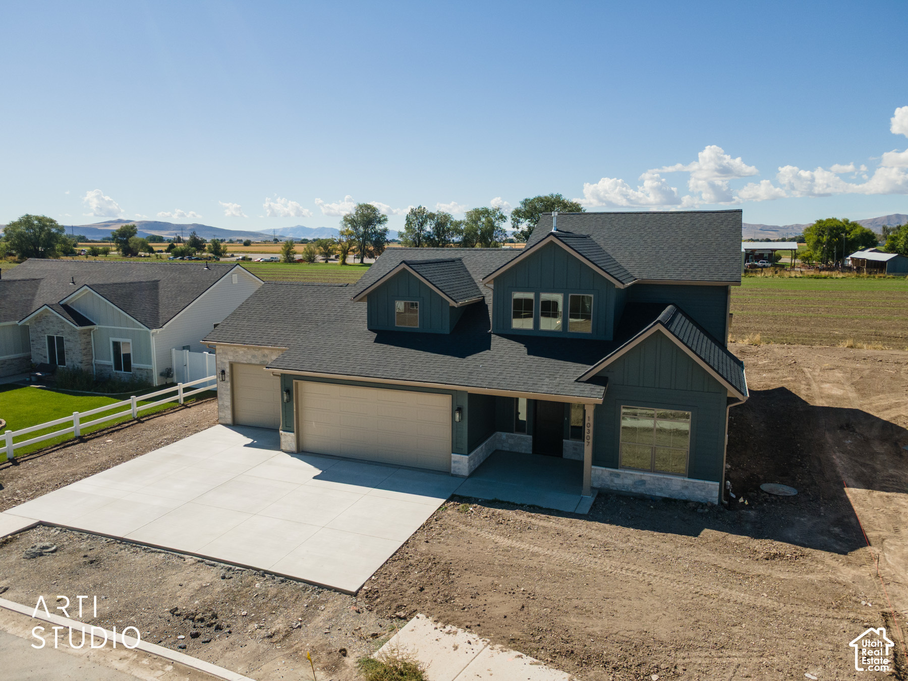 main property photo 41