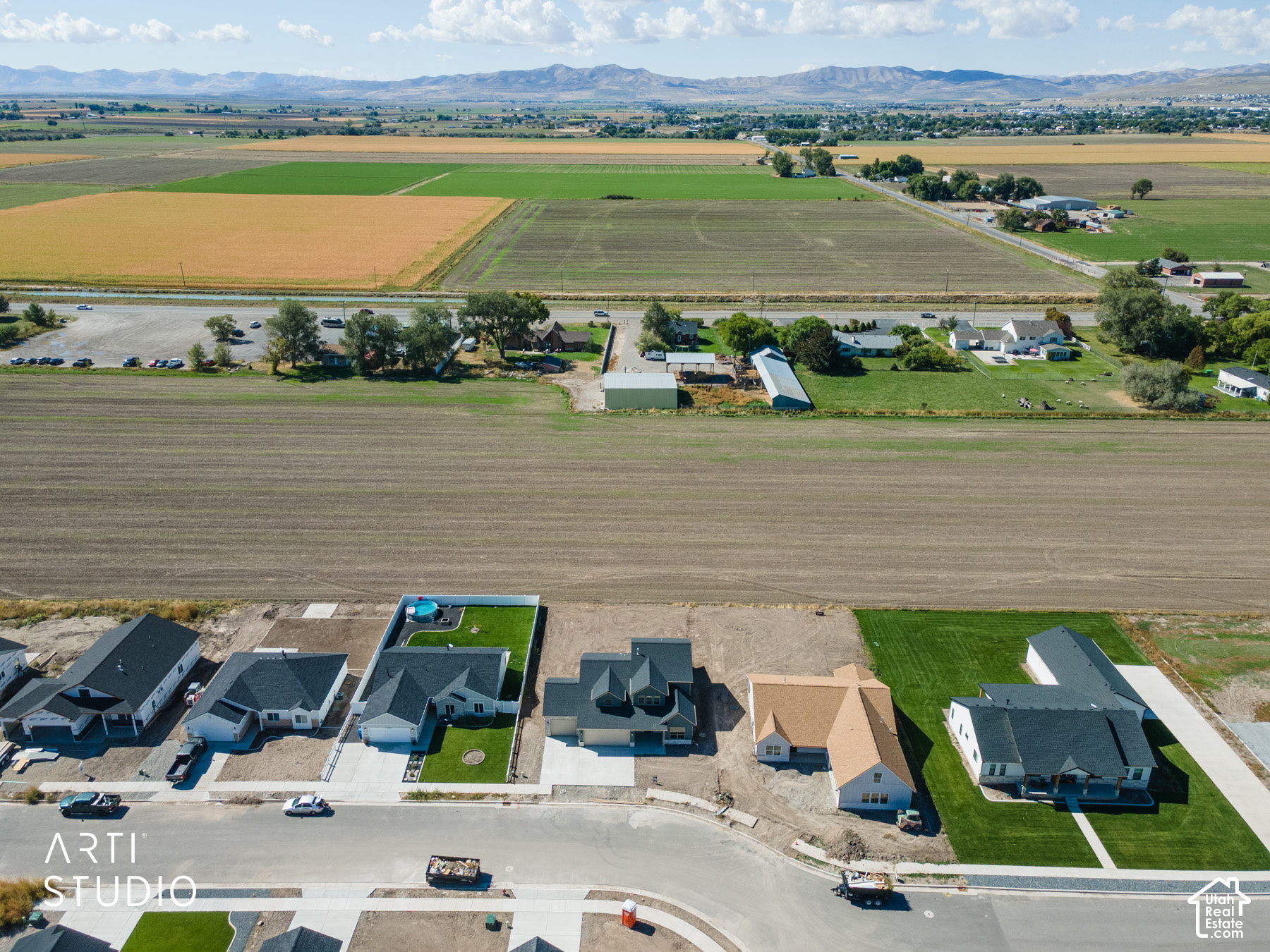 main property photo 45