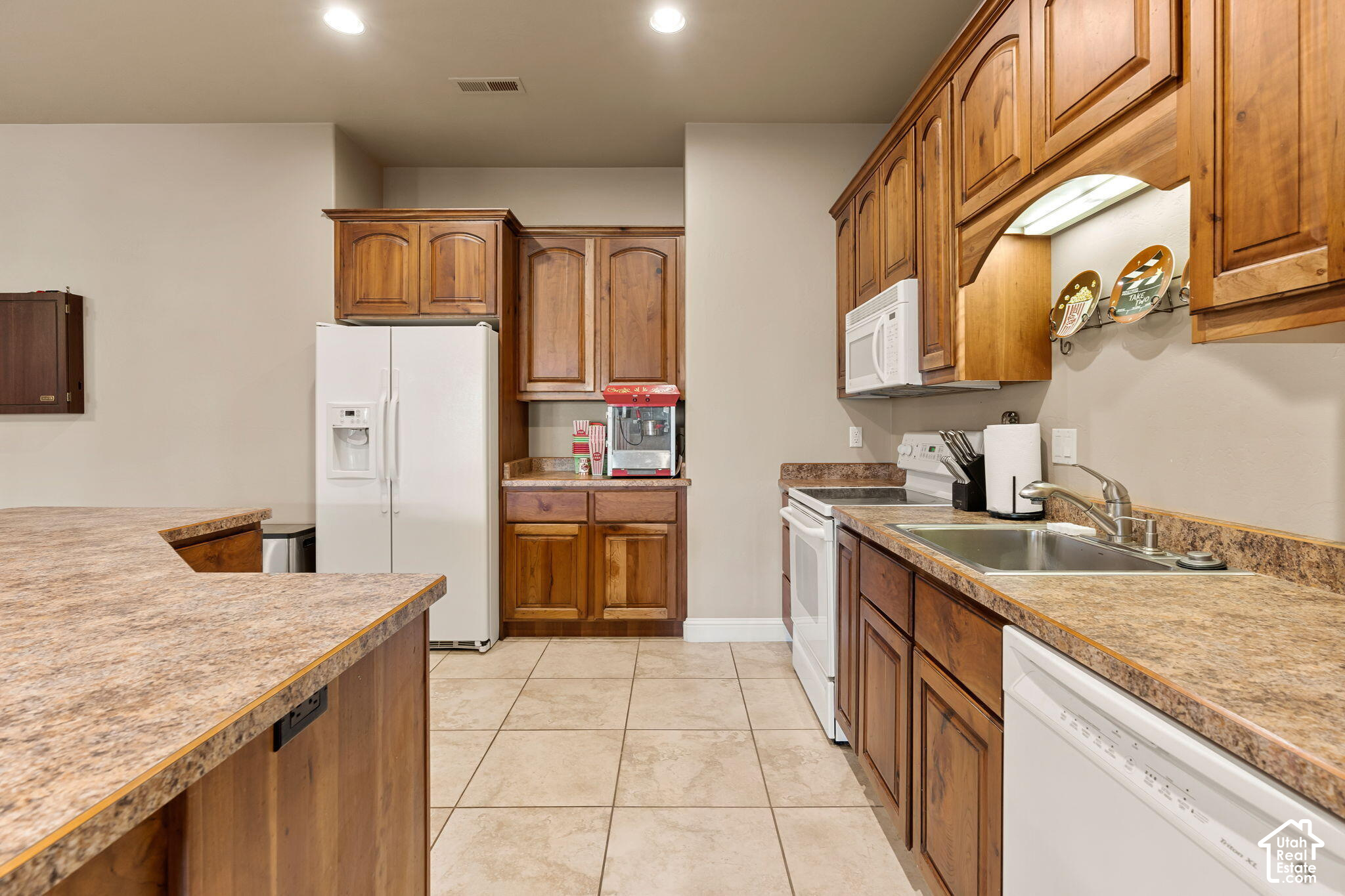 main property photo 74