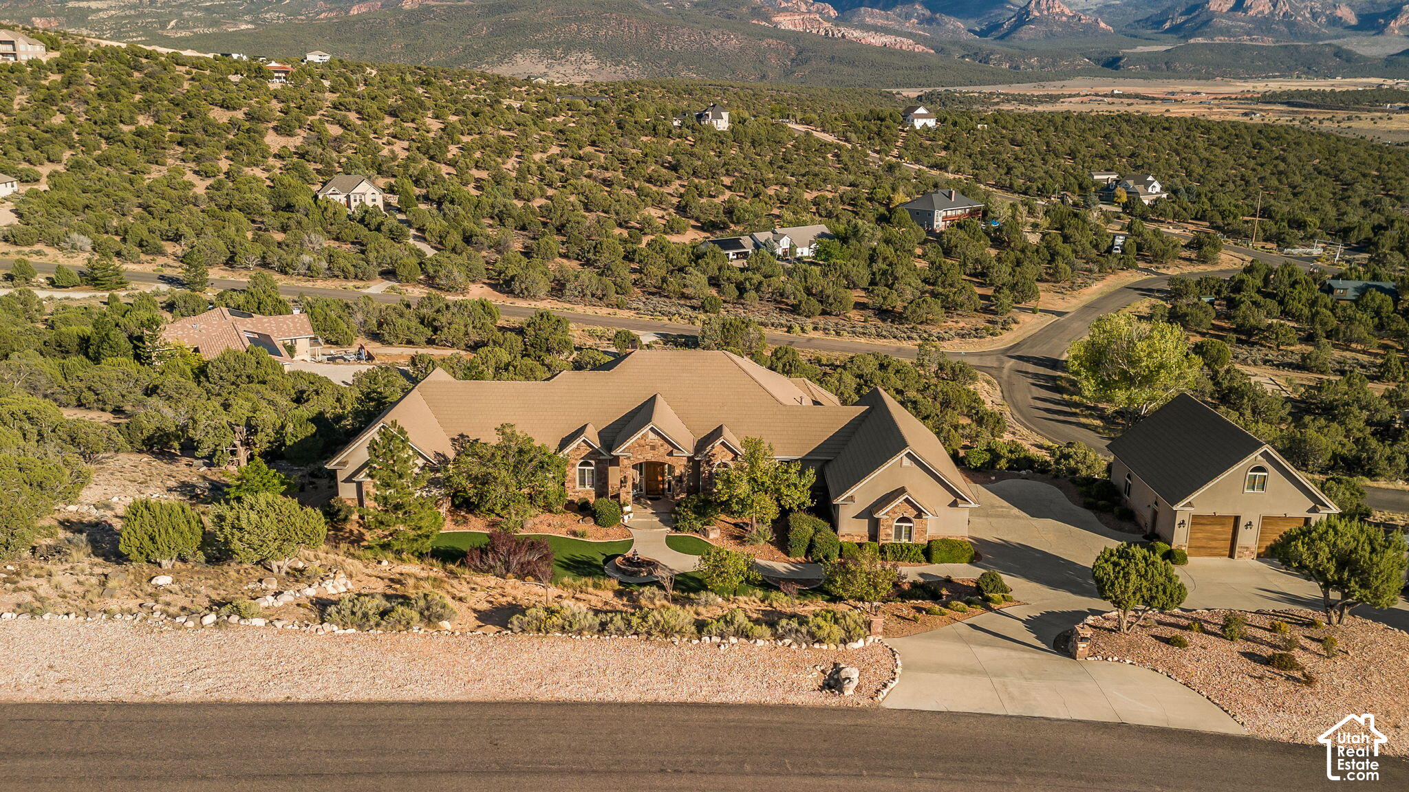 main property photo 8
