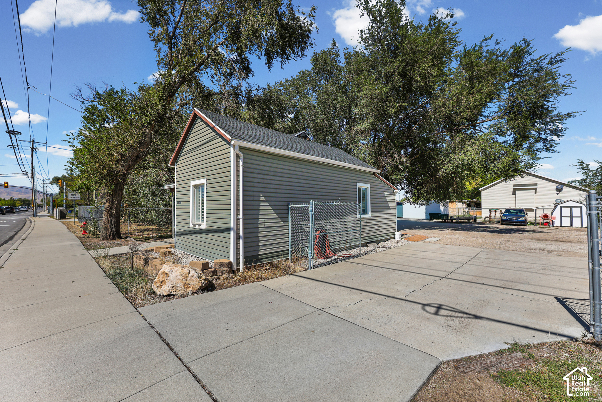 main property photo 14