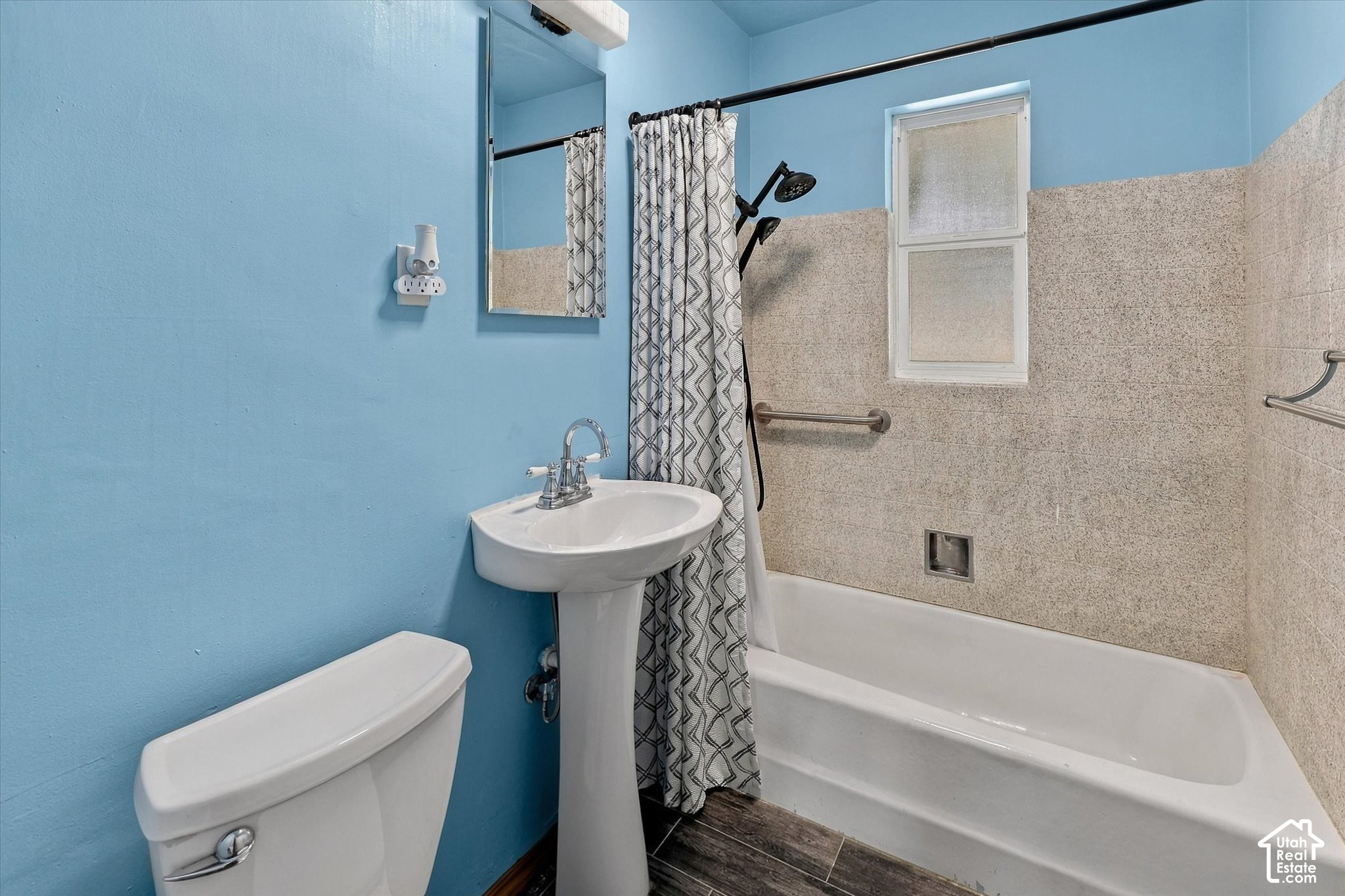 main property photo 17