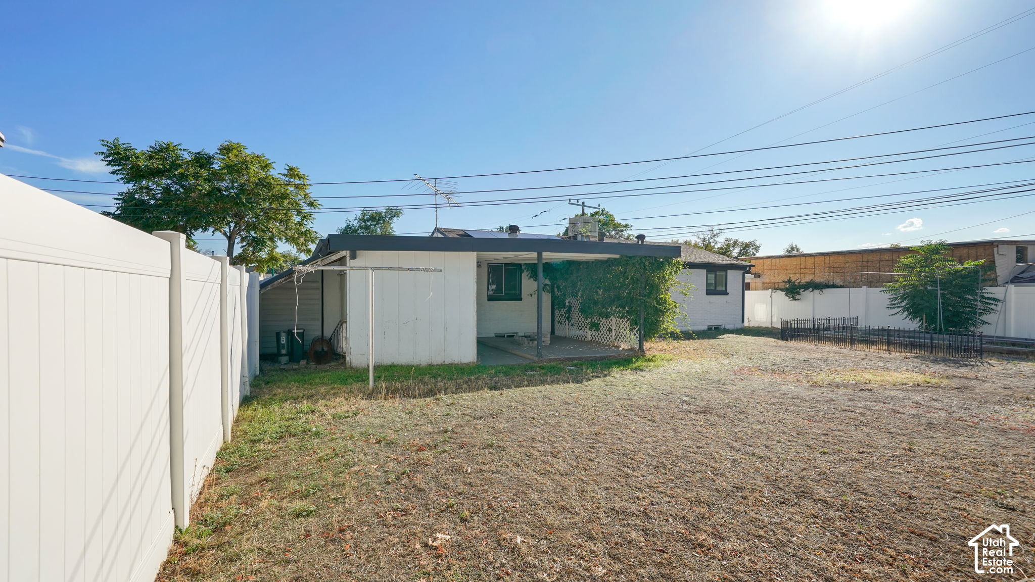 main property photo 18