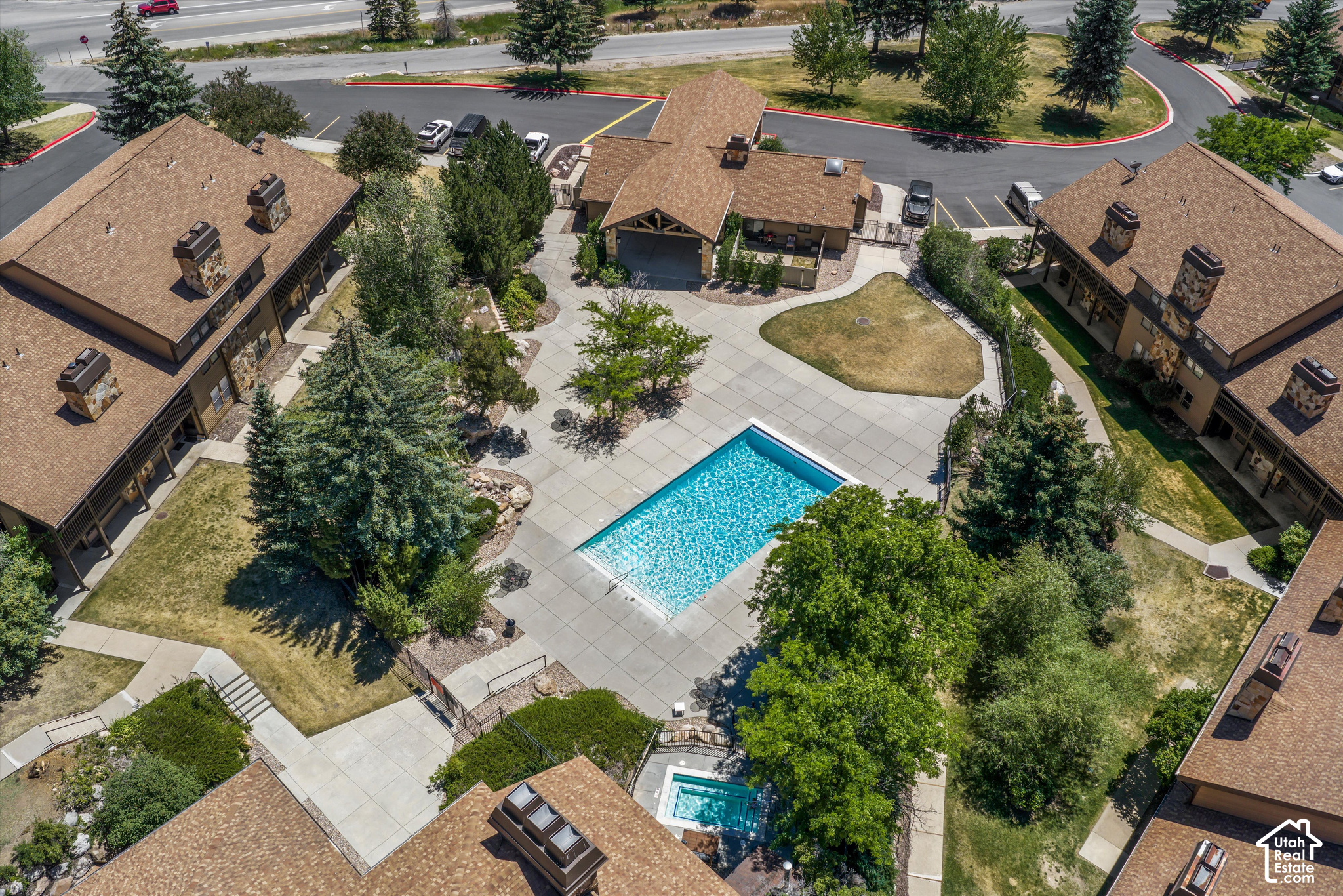 main property photo 17