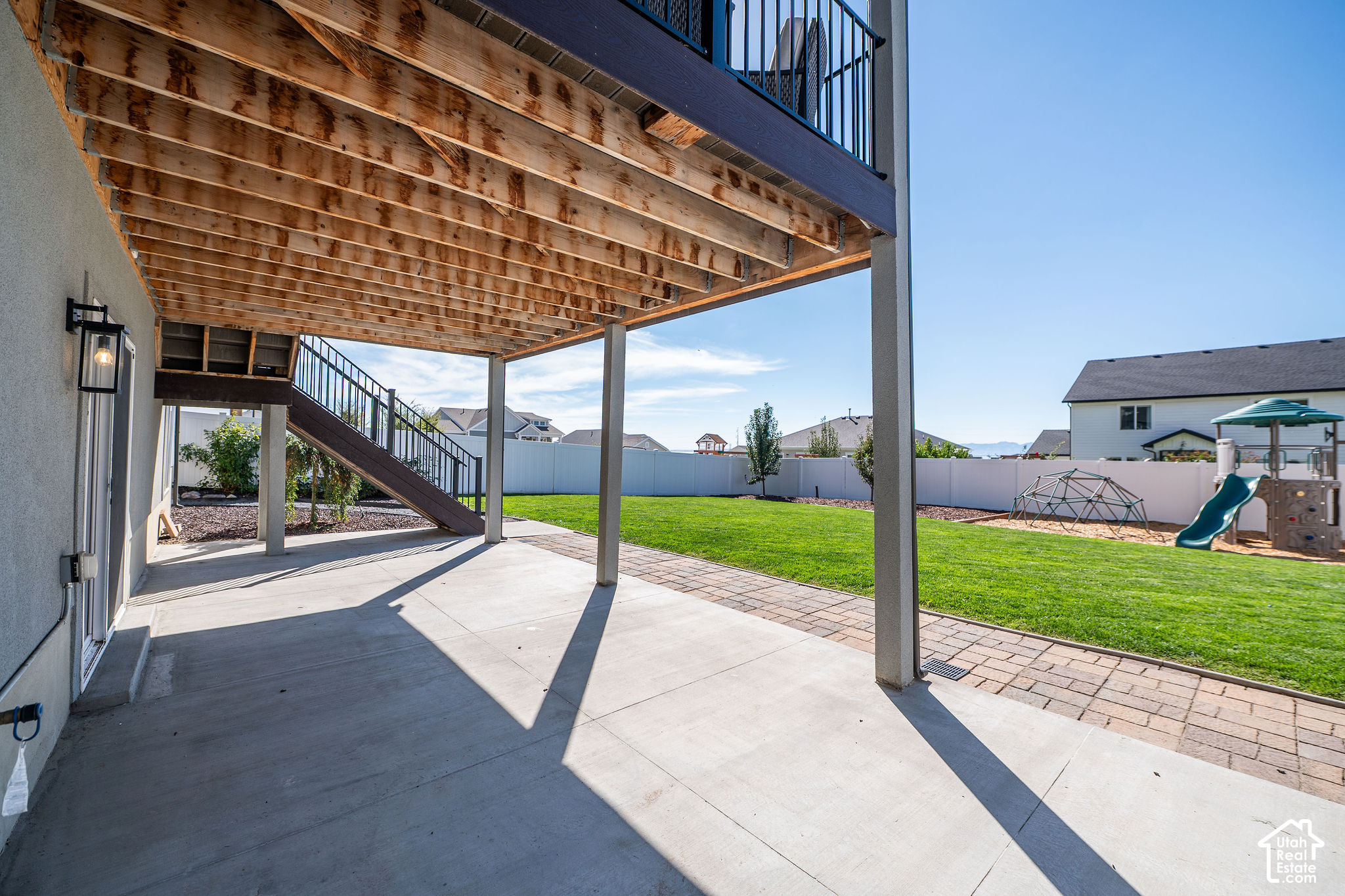 main property photo 40