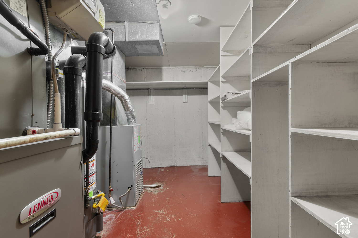 main property photo 30