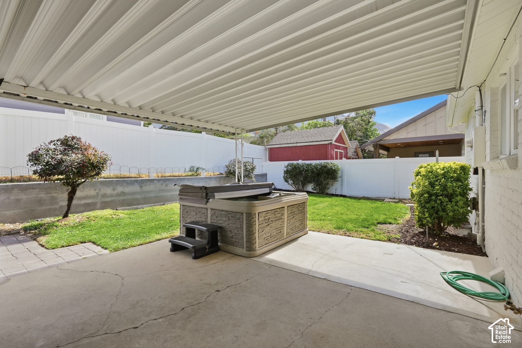 main property photo 34