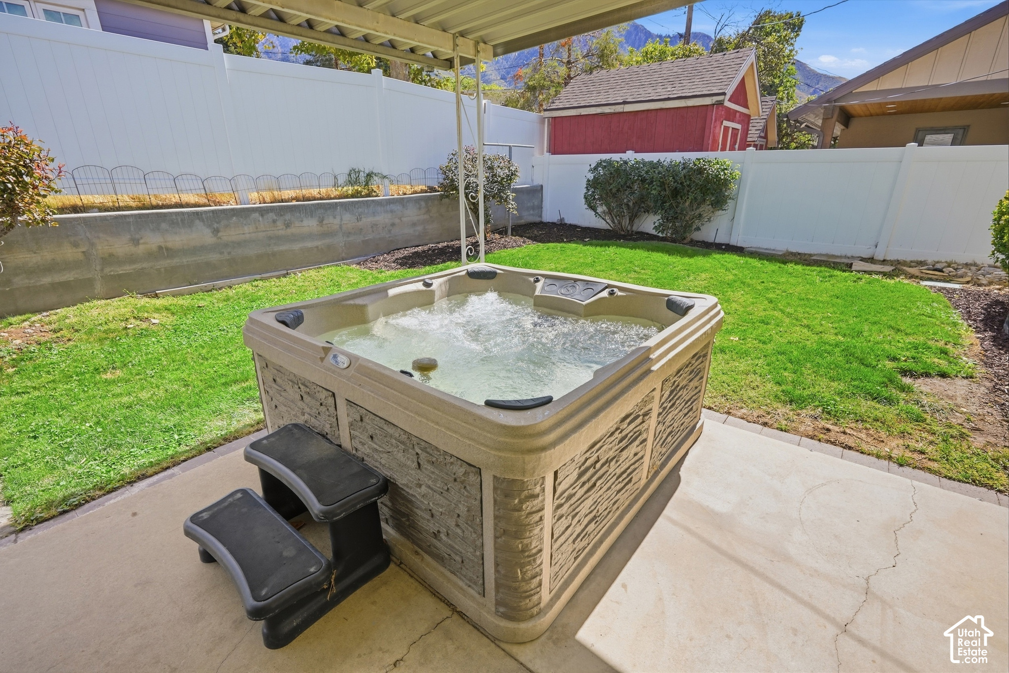 main property photo 35