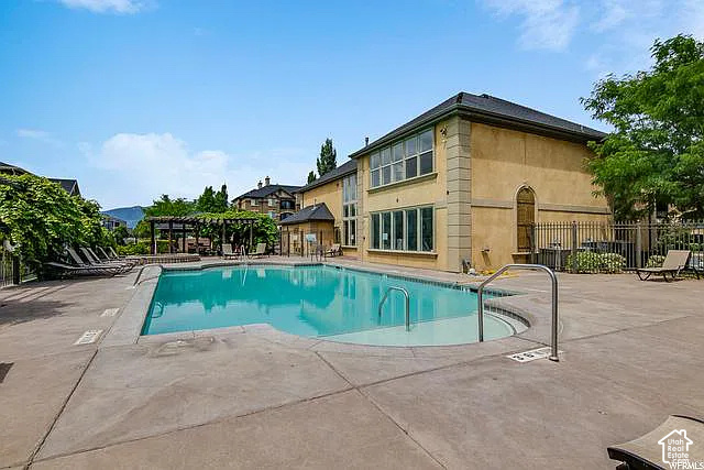 main property photo 12