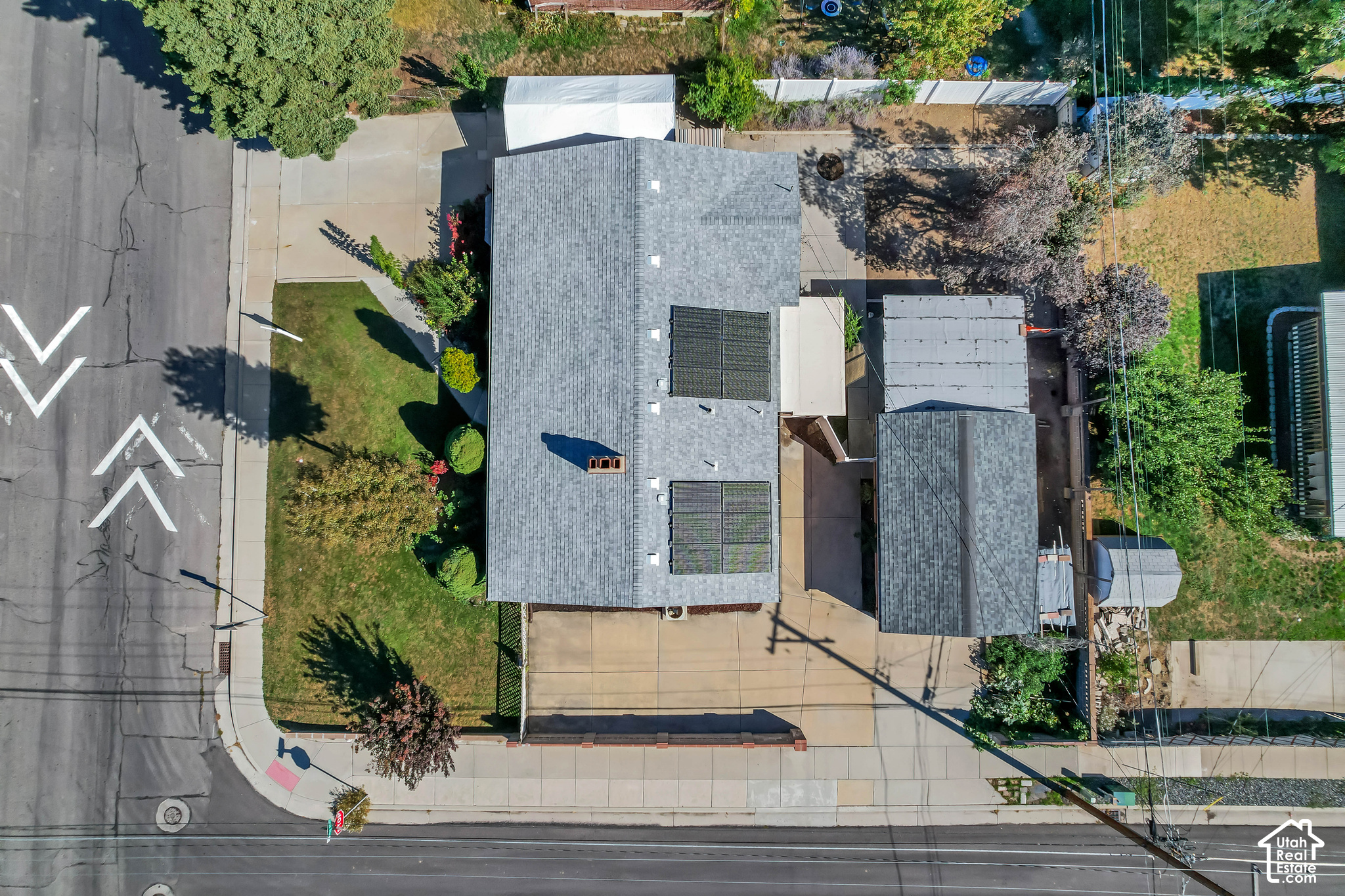 main property photo 28