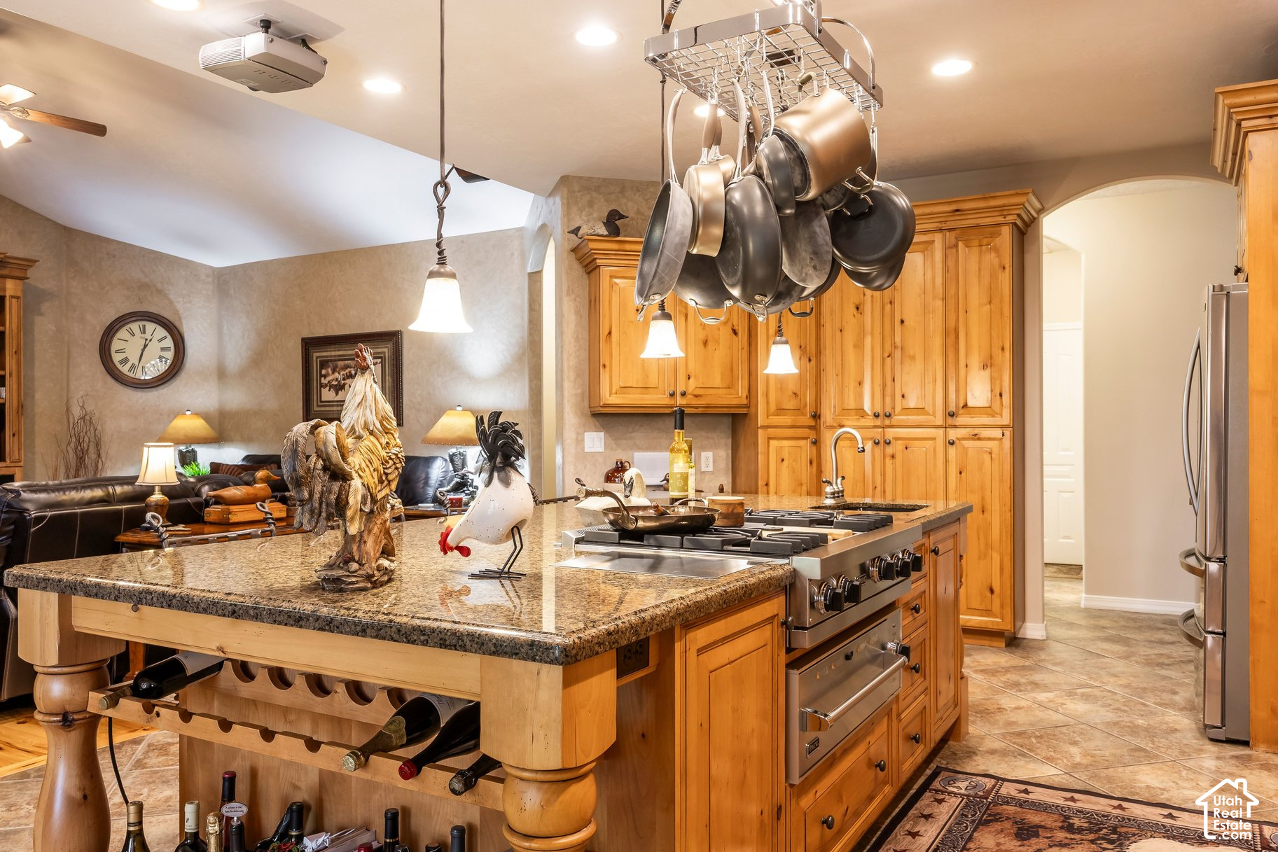 main property photo 14