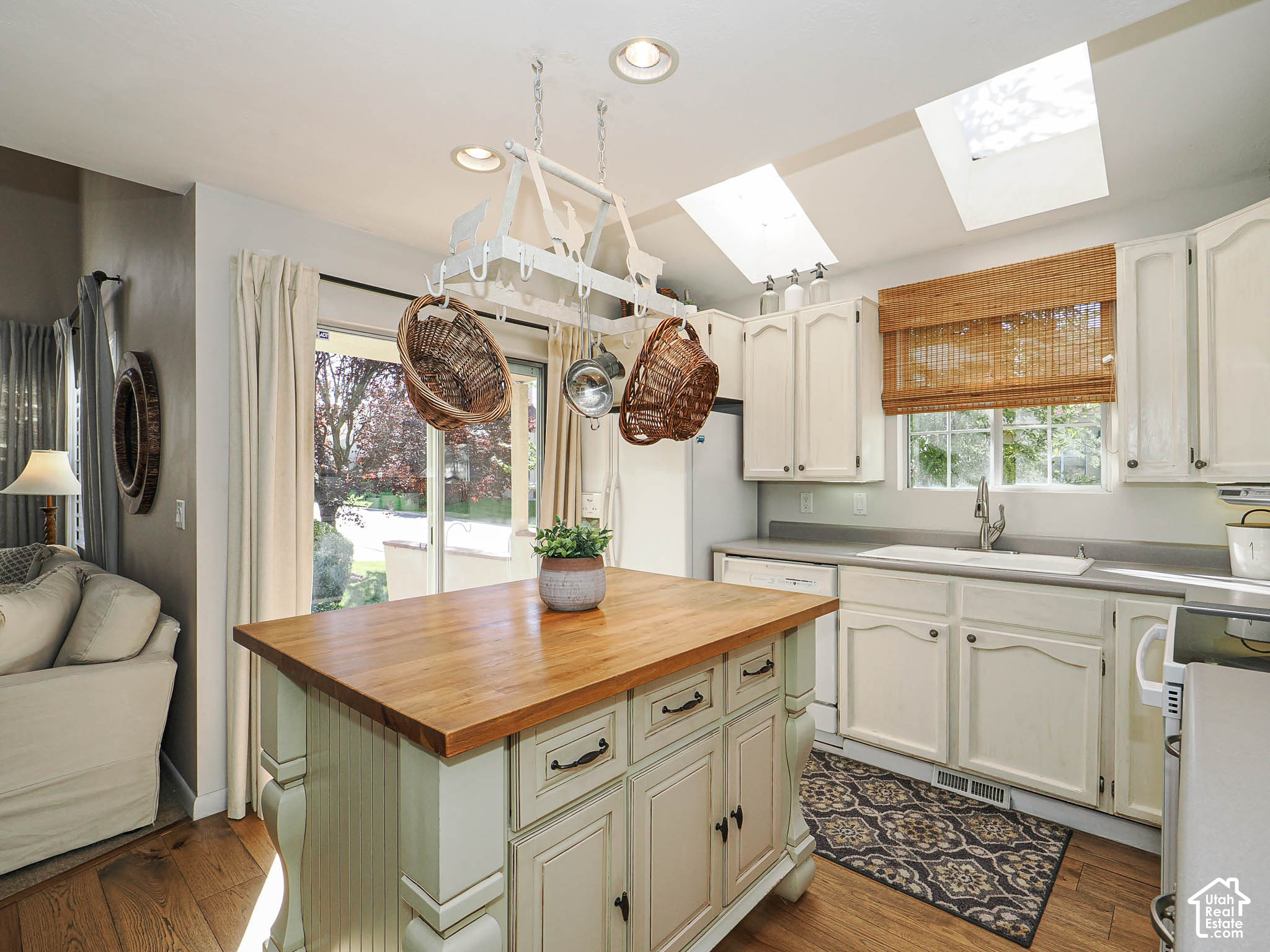 main property photo 11