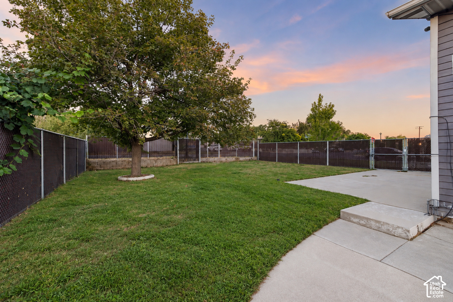 main property photo 28