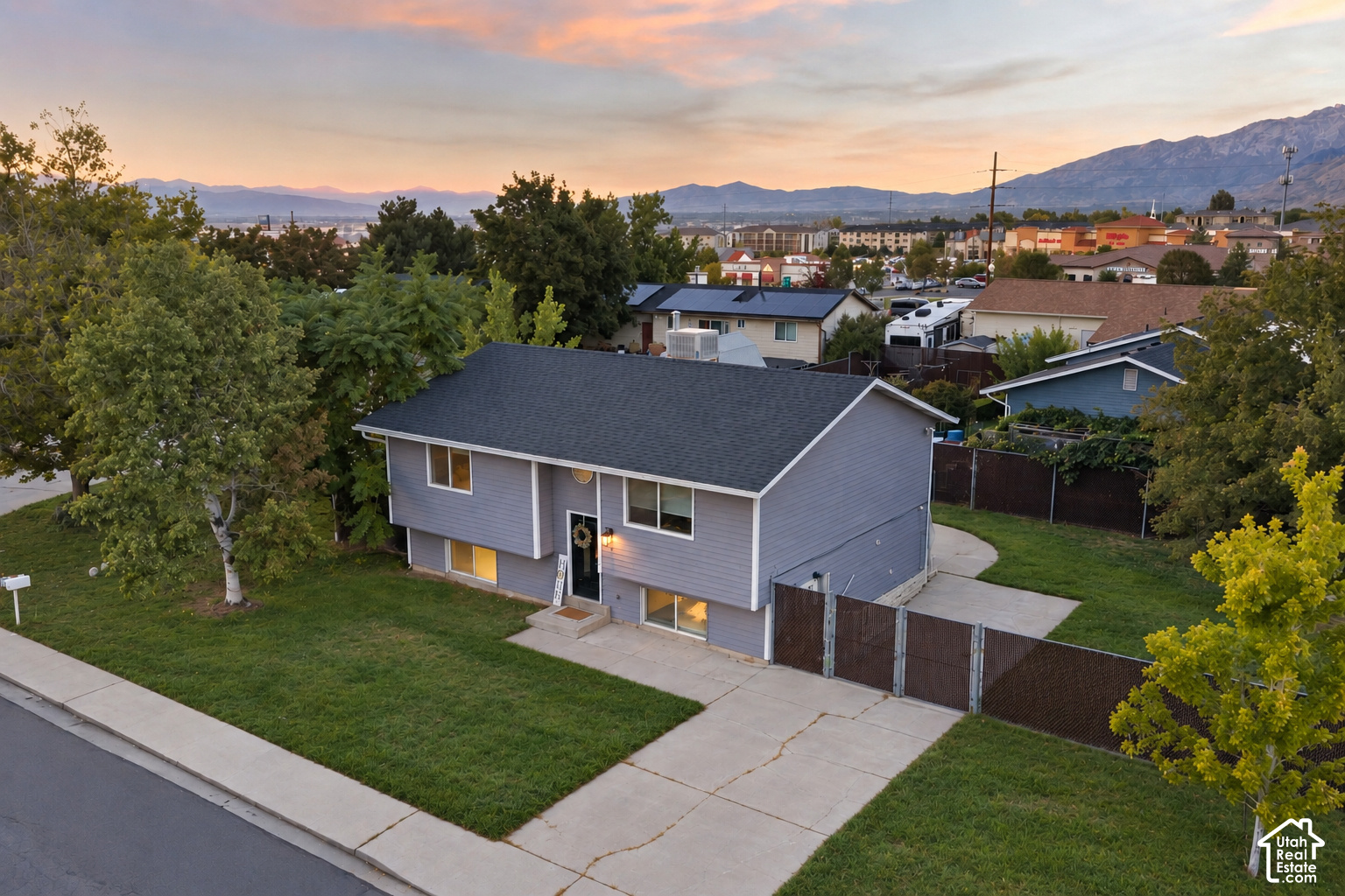 main property photo 30