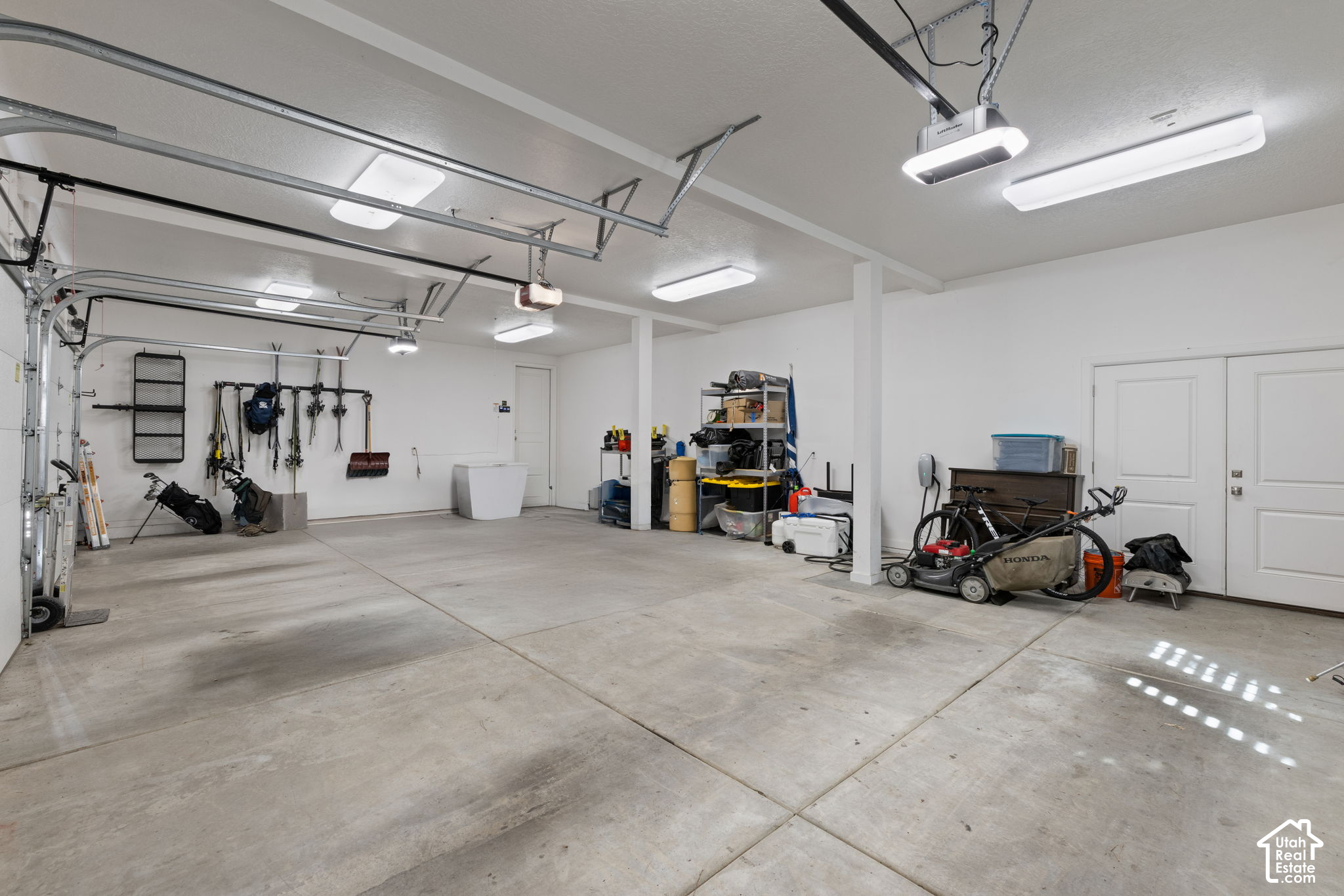 main property photo 78