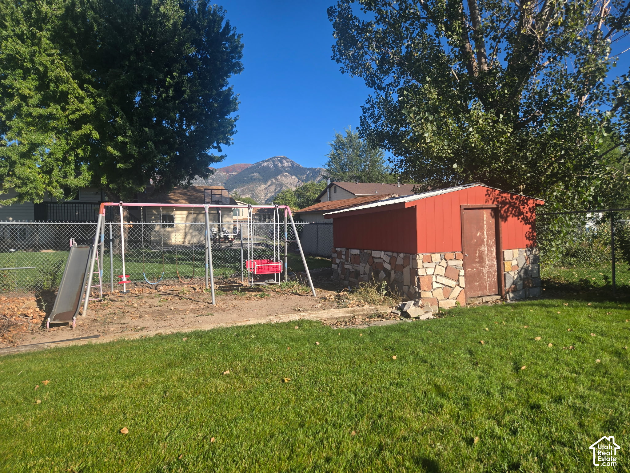 main property photo 7