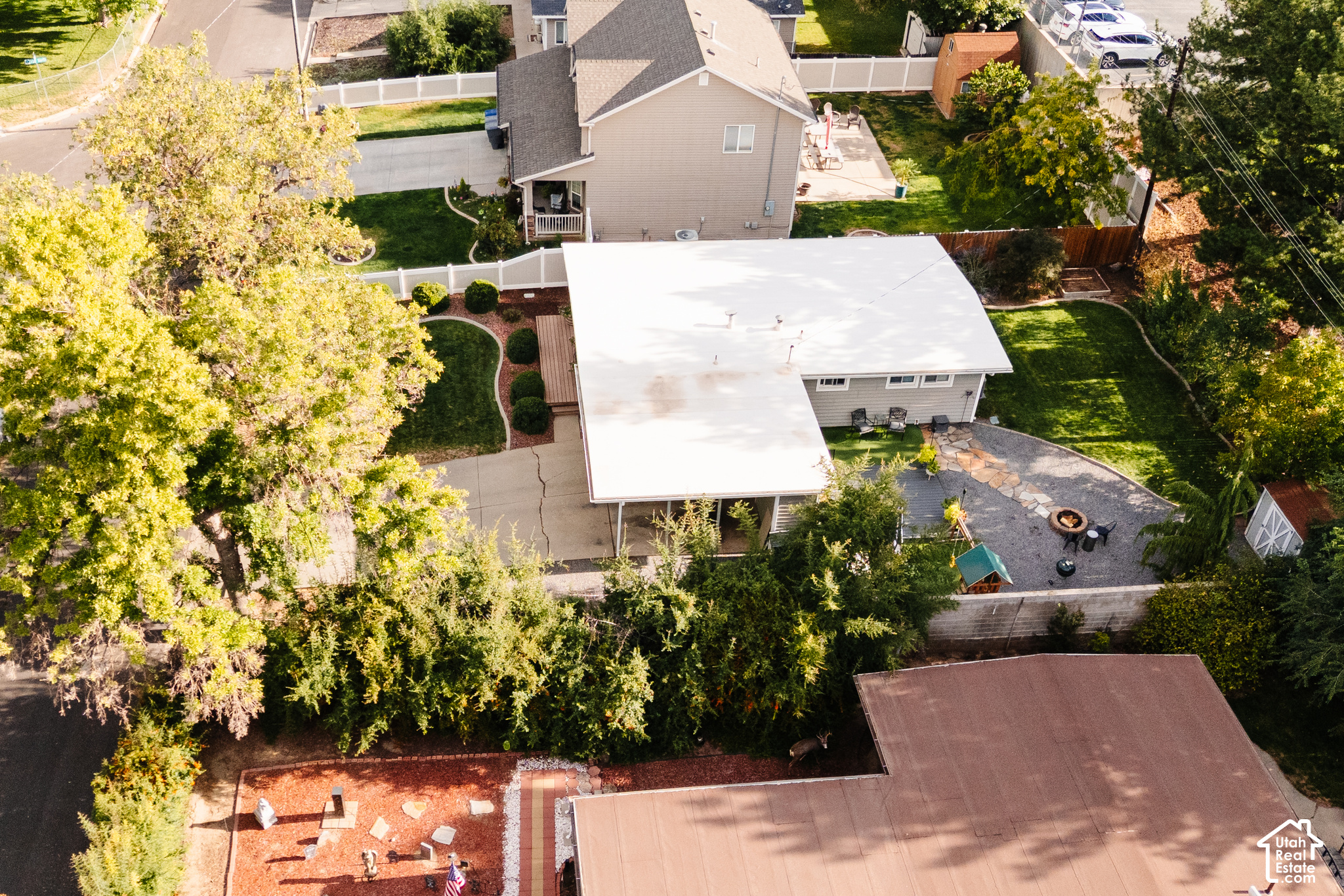 main property photo 20