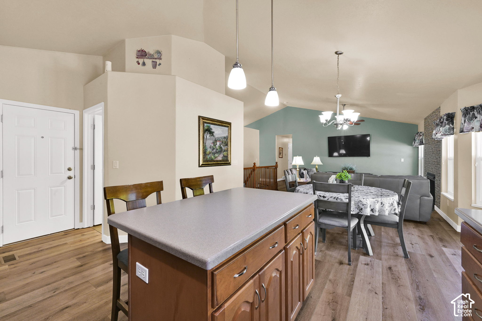 main property photo 10