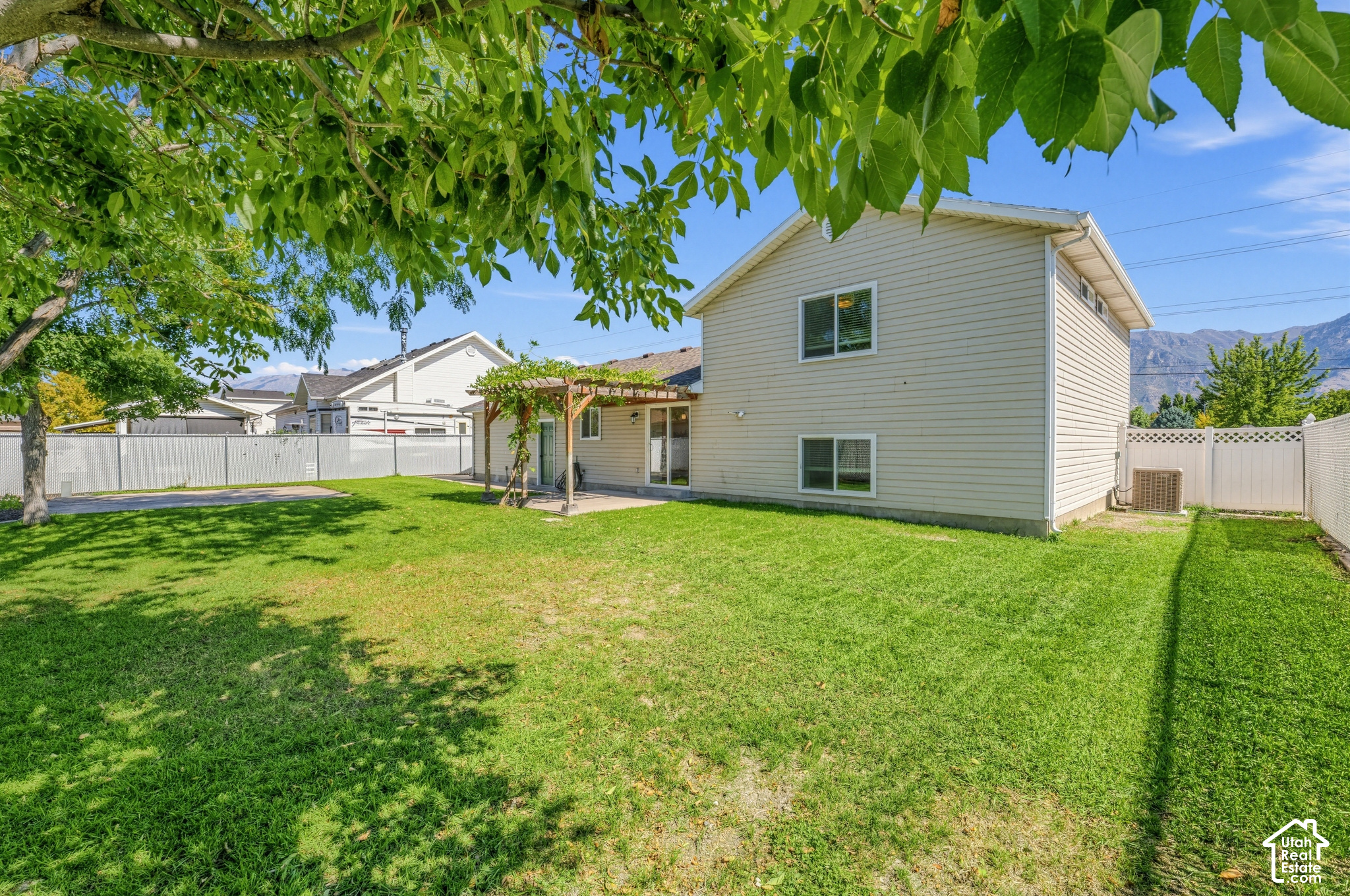 main property photo 6