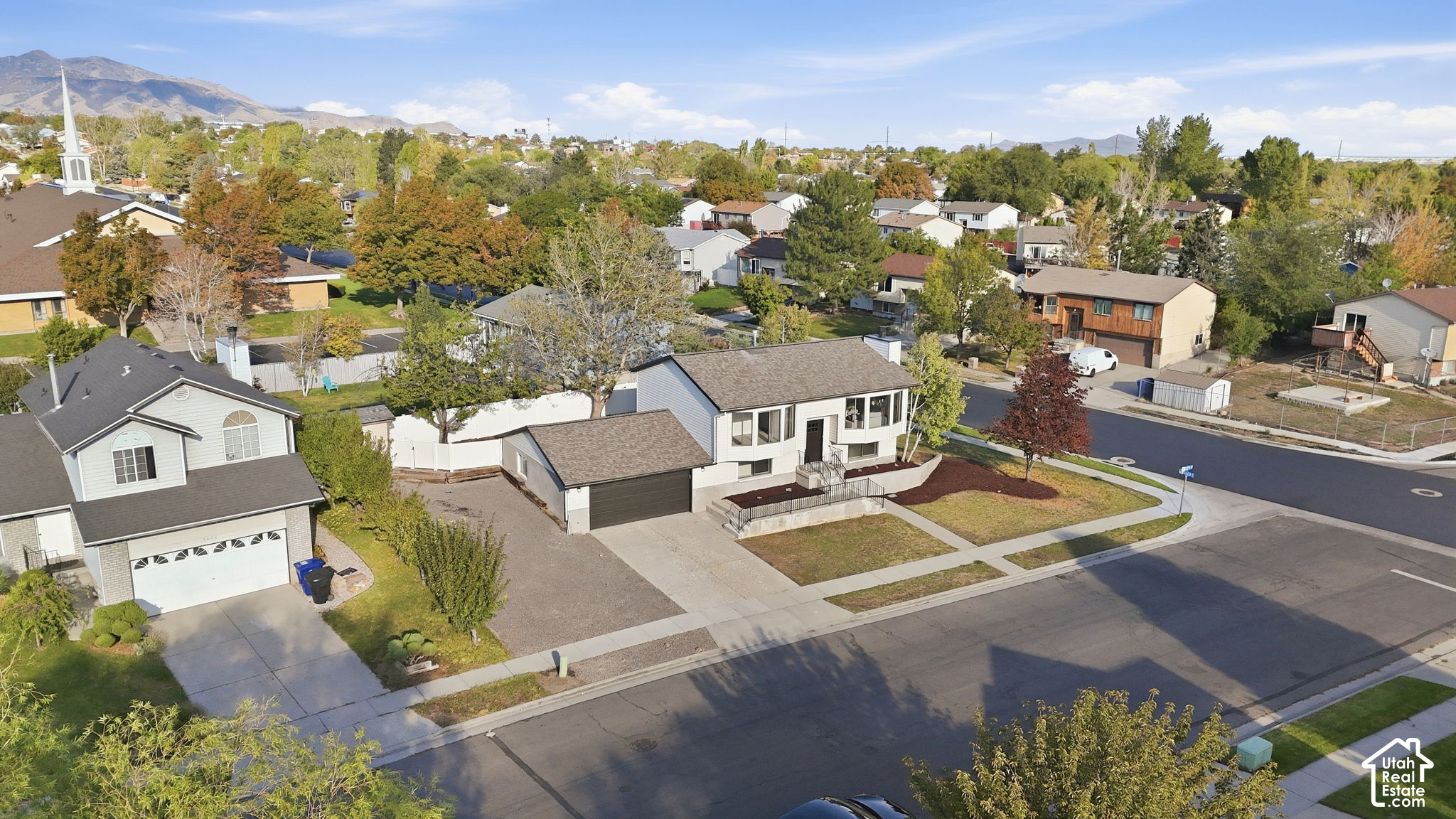 main property photo 16
