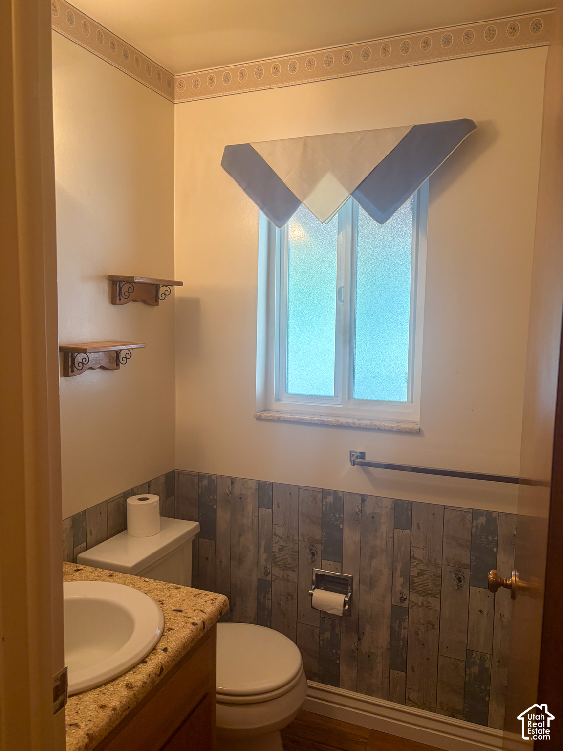 main property photo 26