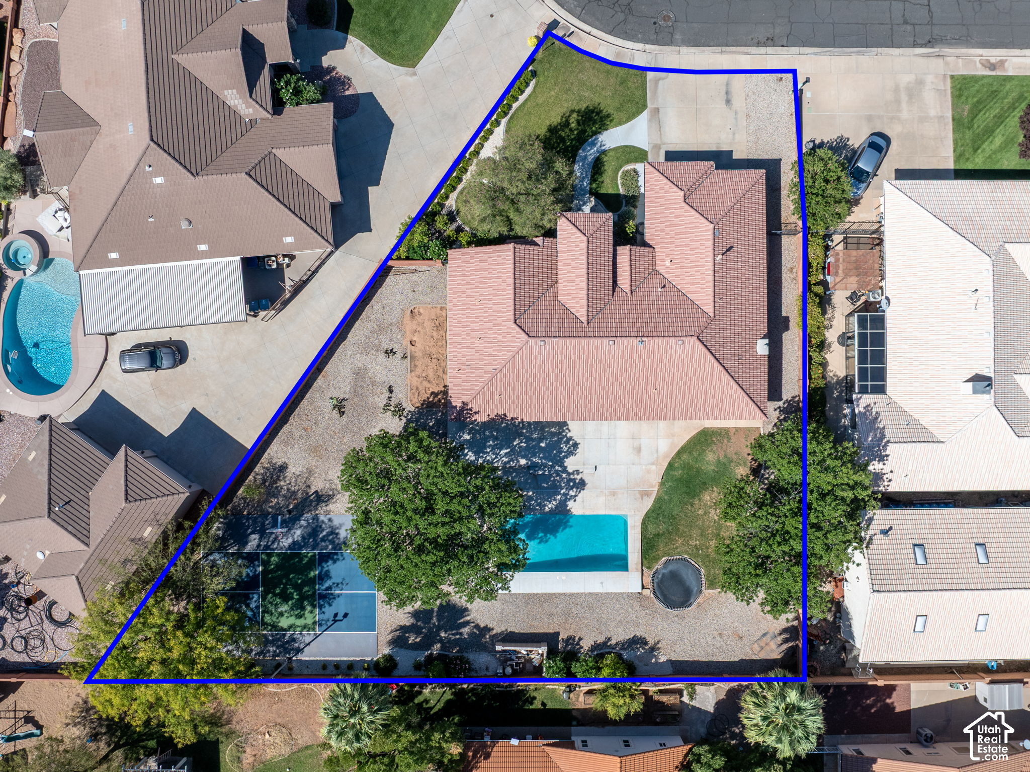 main property photo 32