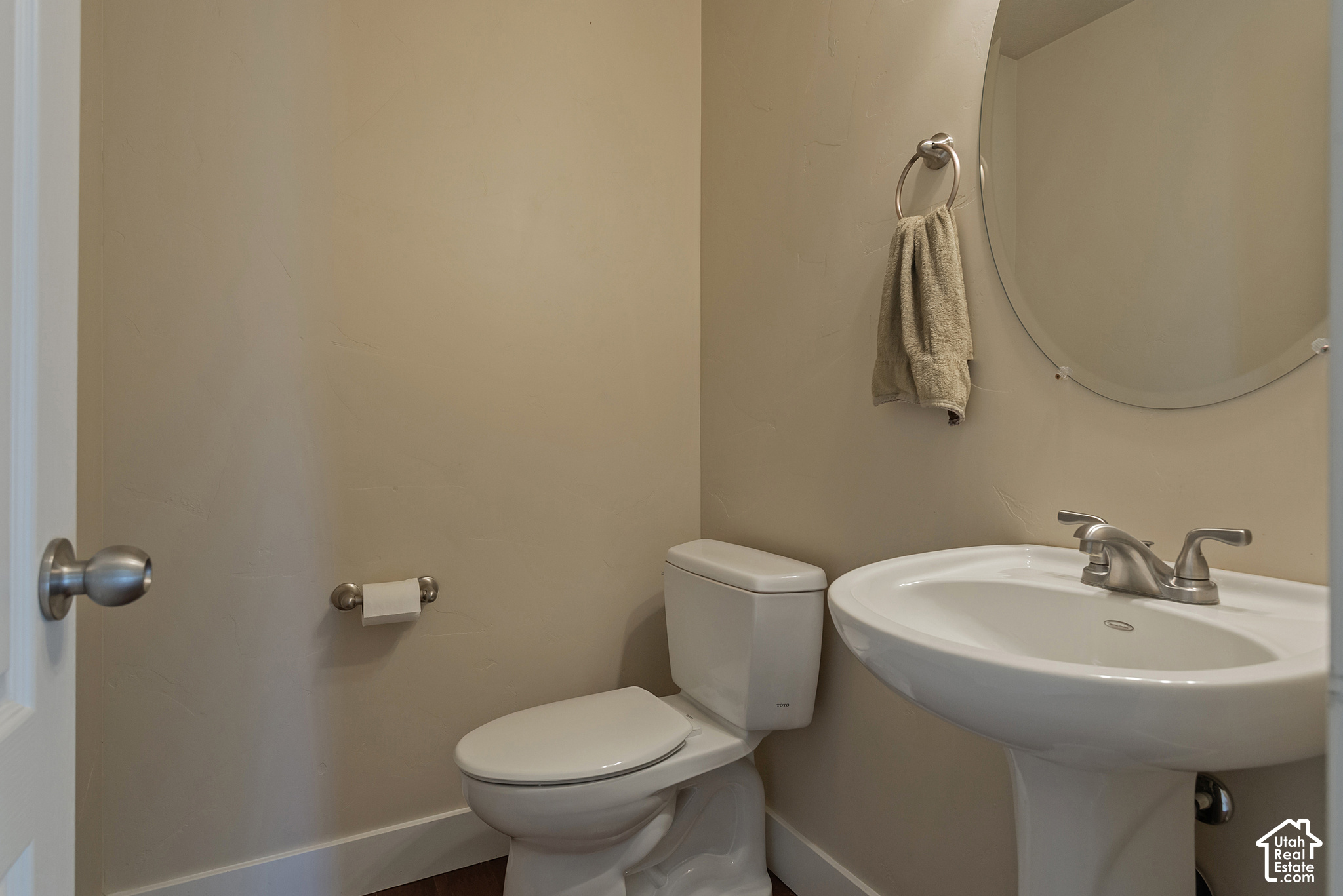 main property photo 44