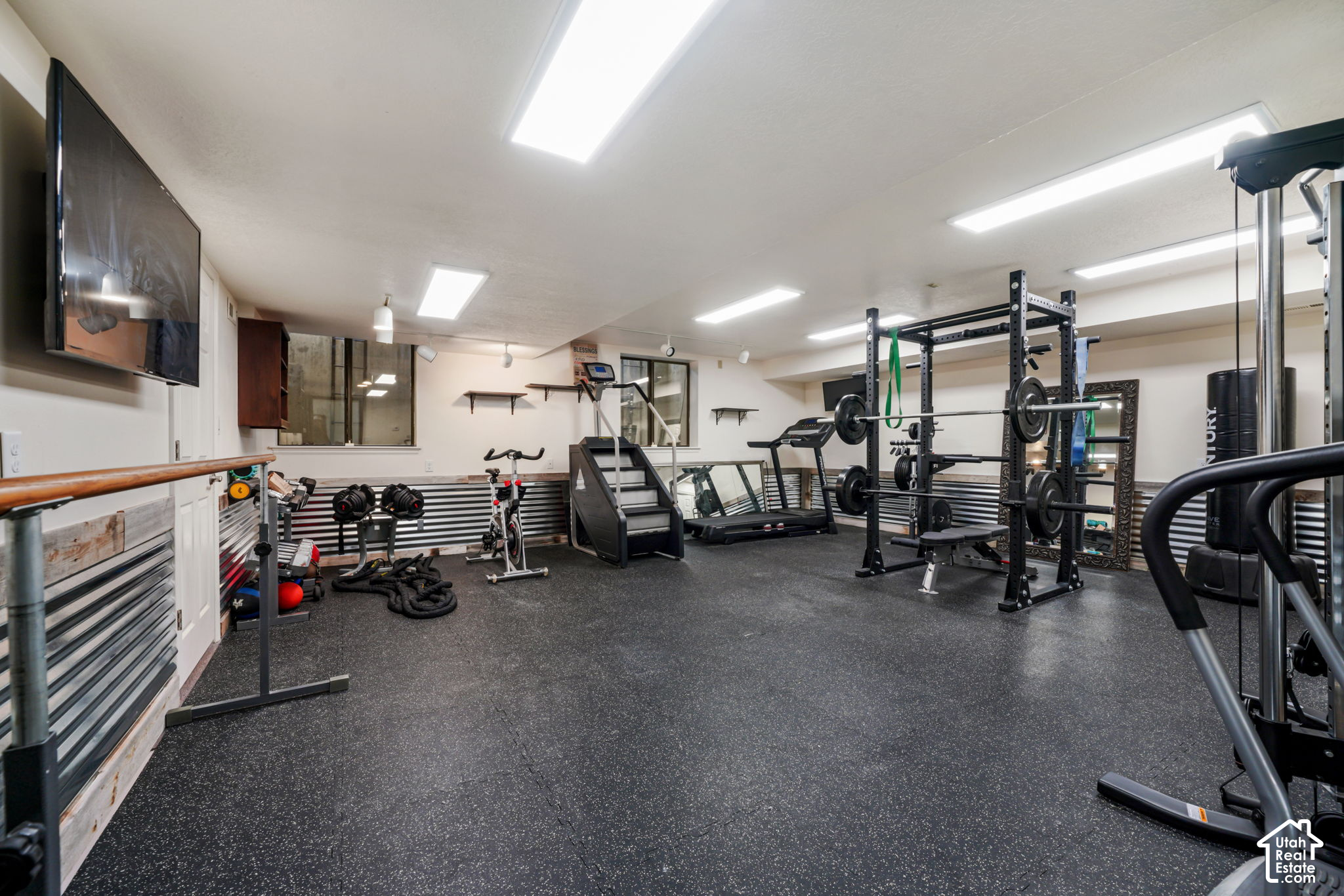 main property photo 47
