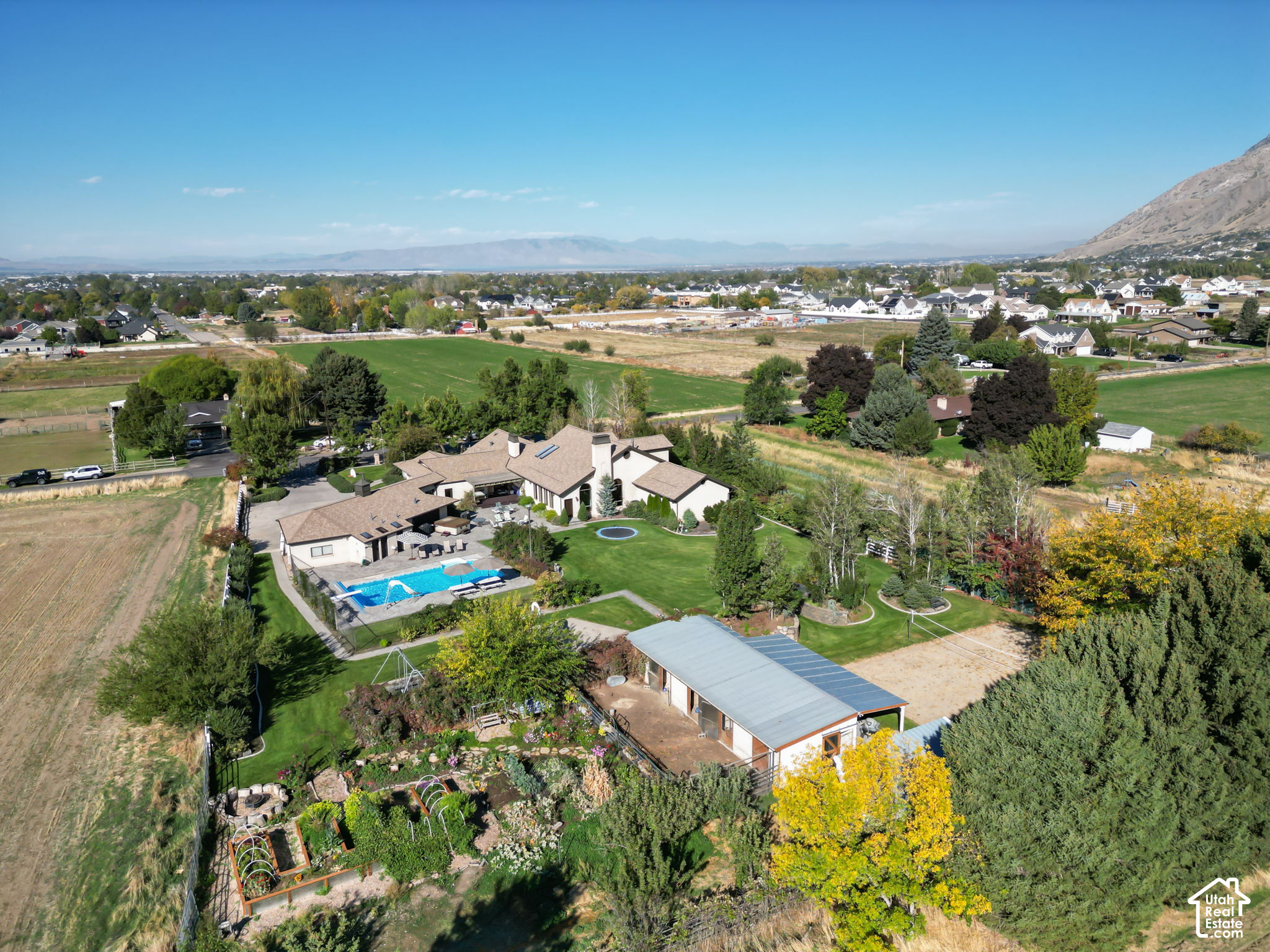 main property photo 60