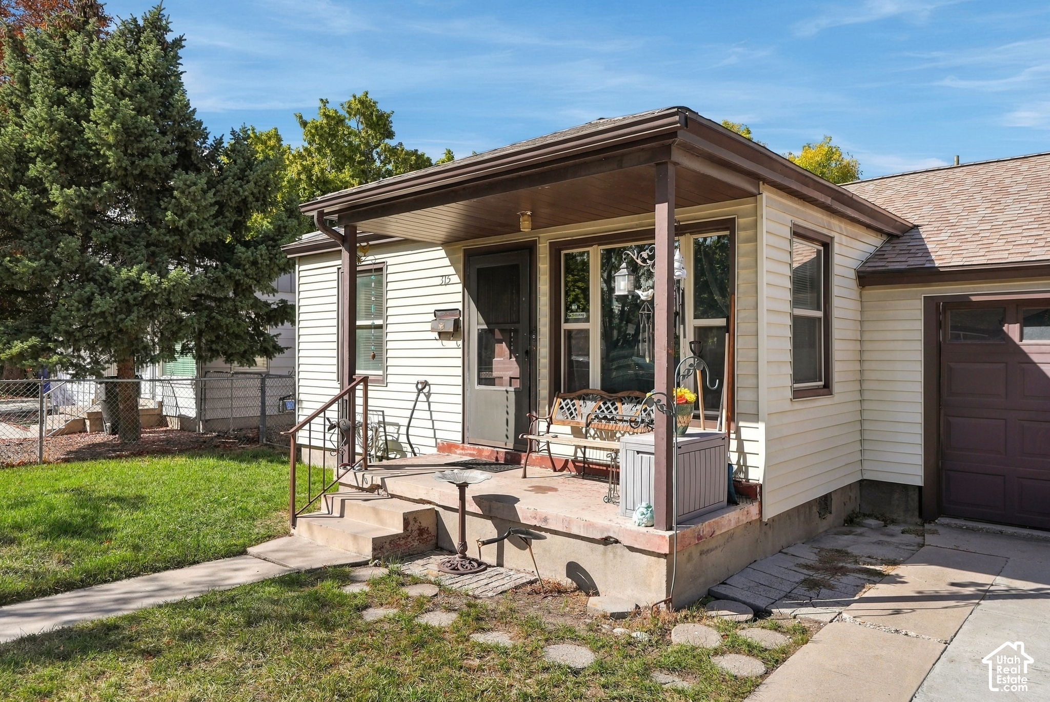 main property photo 8