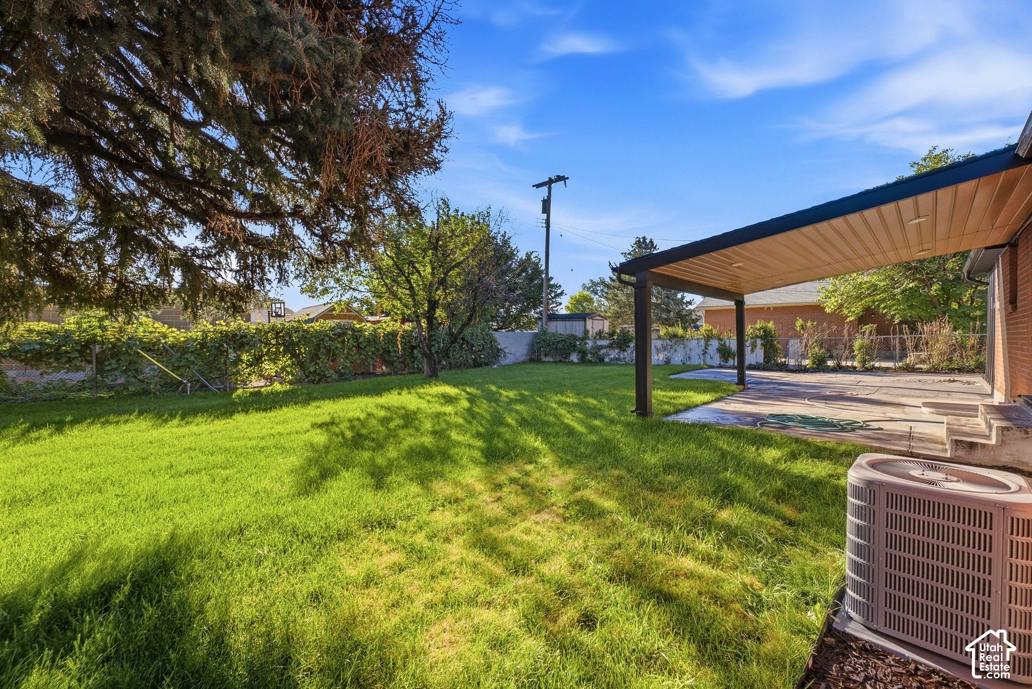 main property photo 28