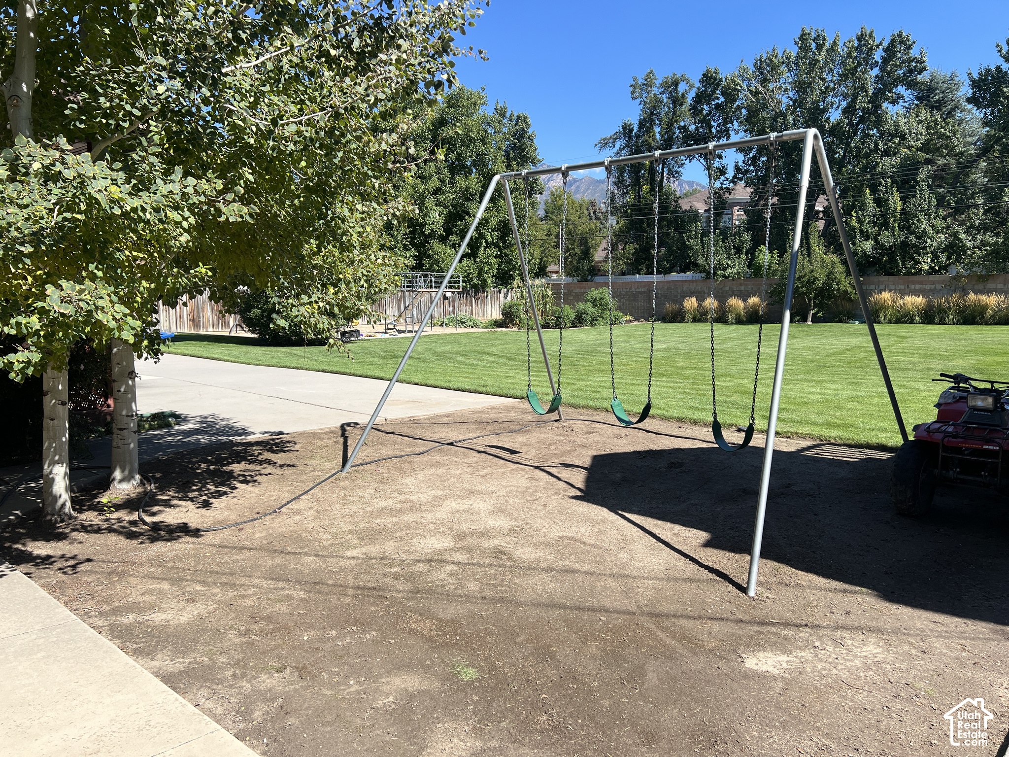 main property photo 40