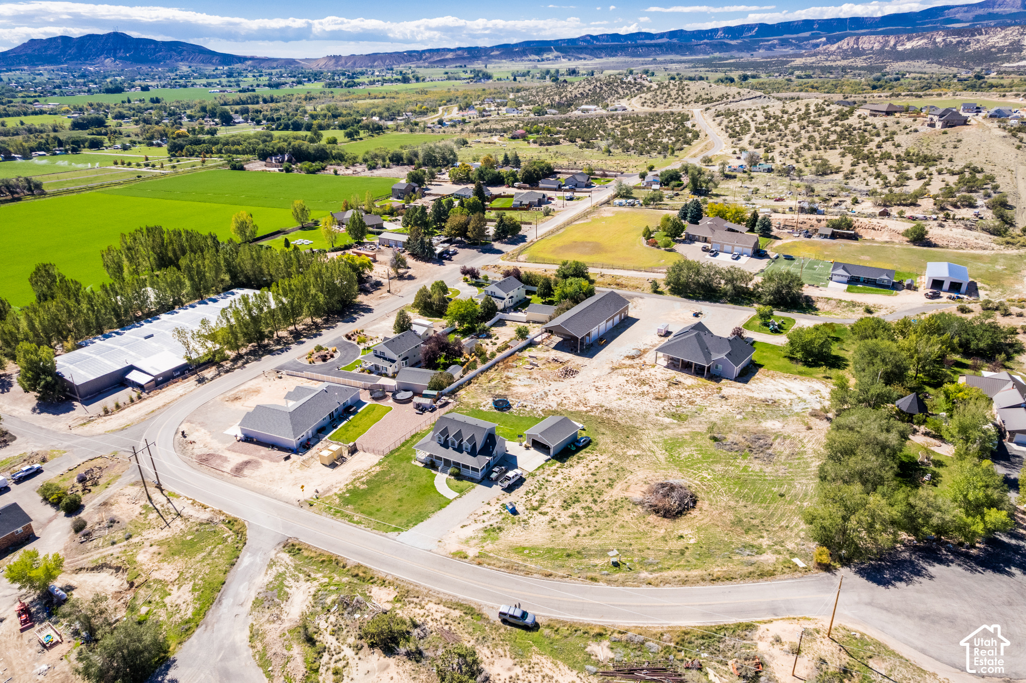 main property photo 28