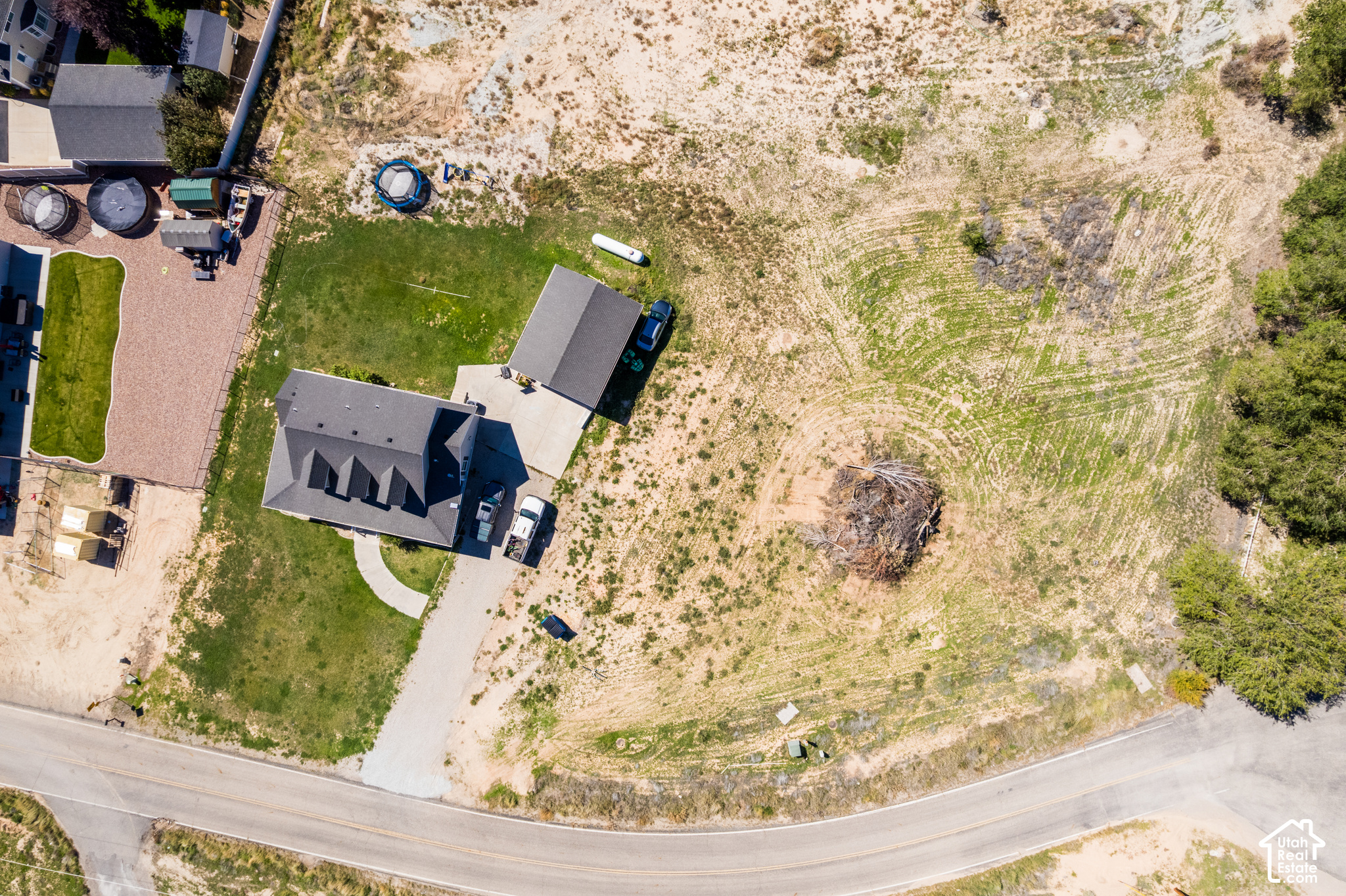main property photo 31