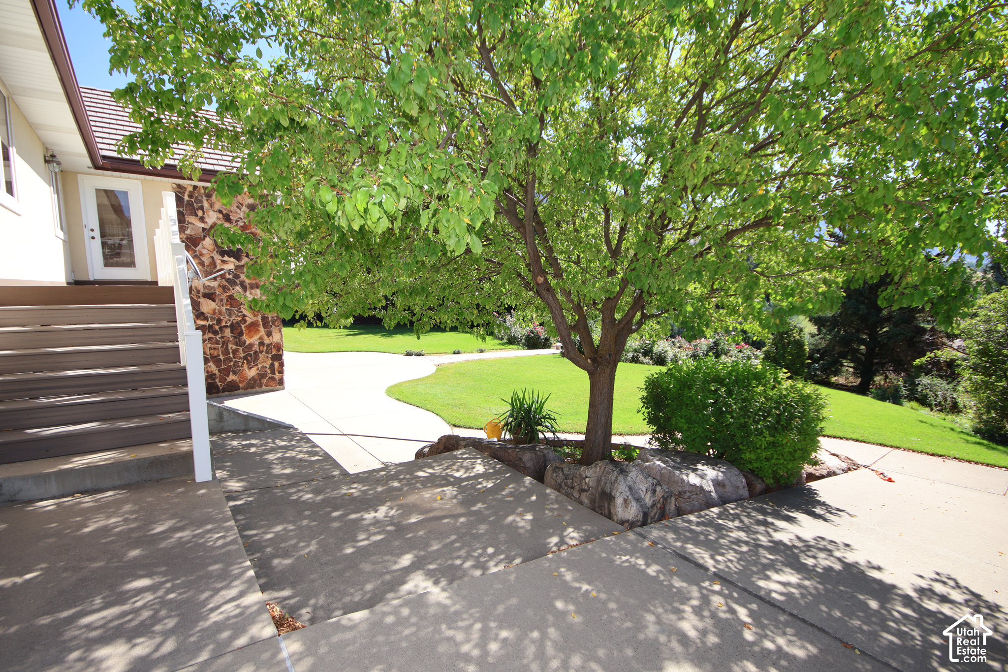 main property photo 75