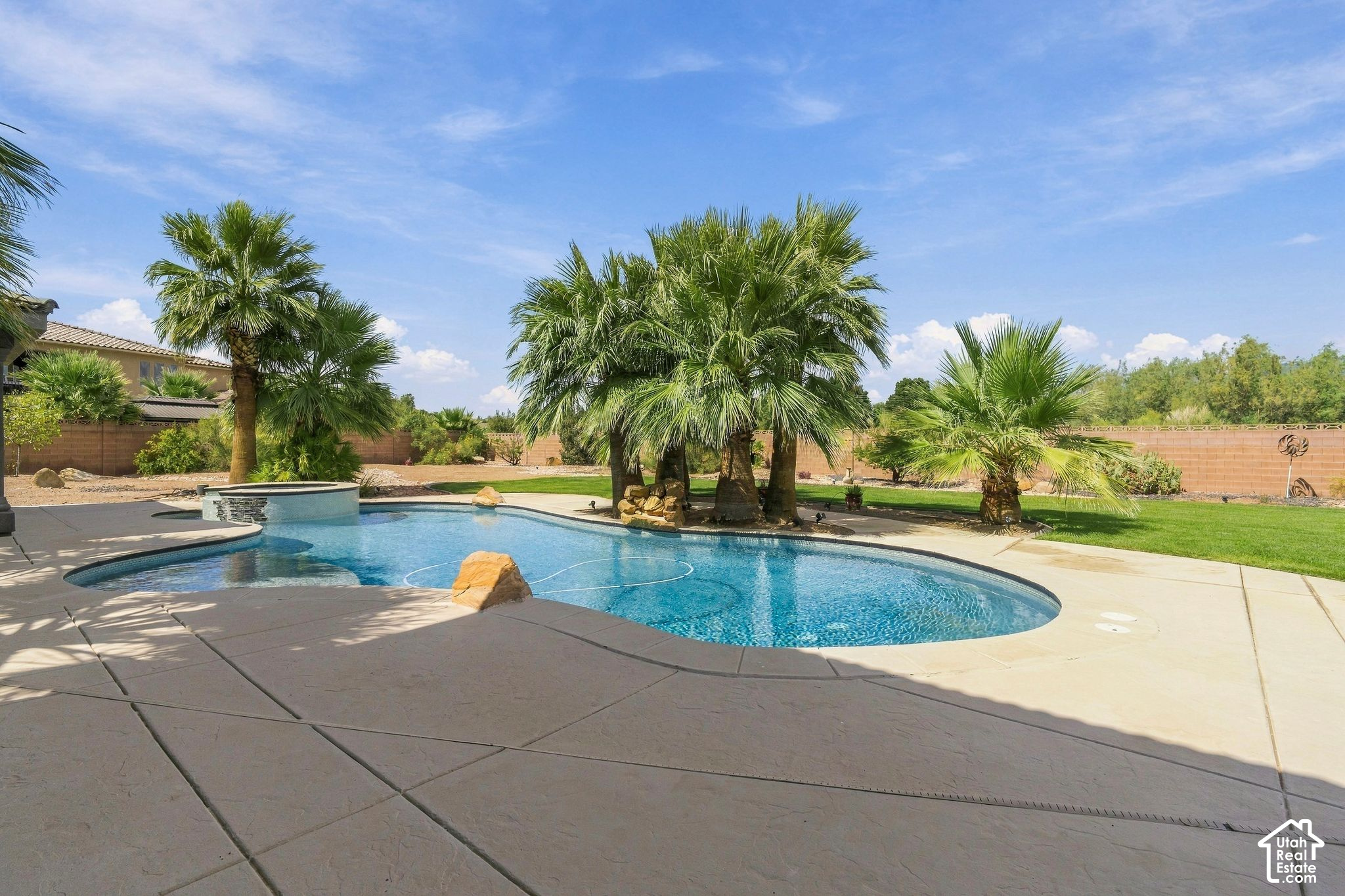 main property photo 33