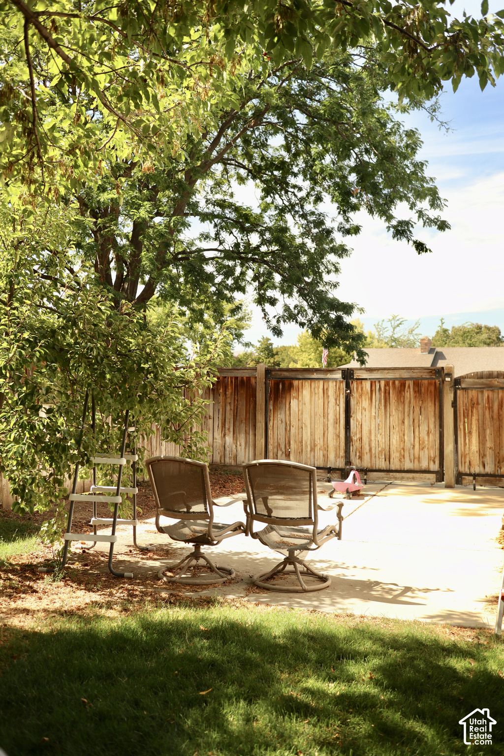 main property photo 43